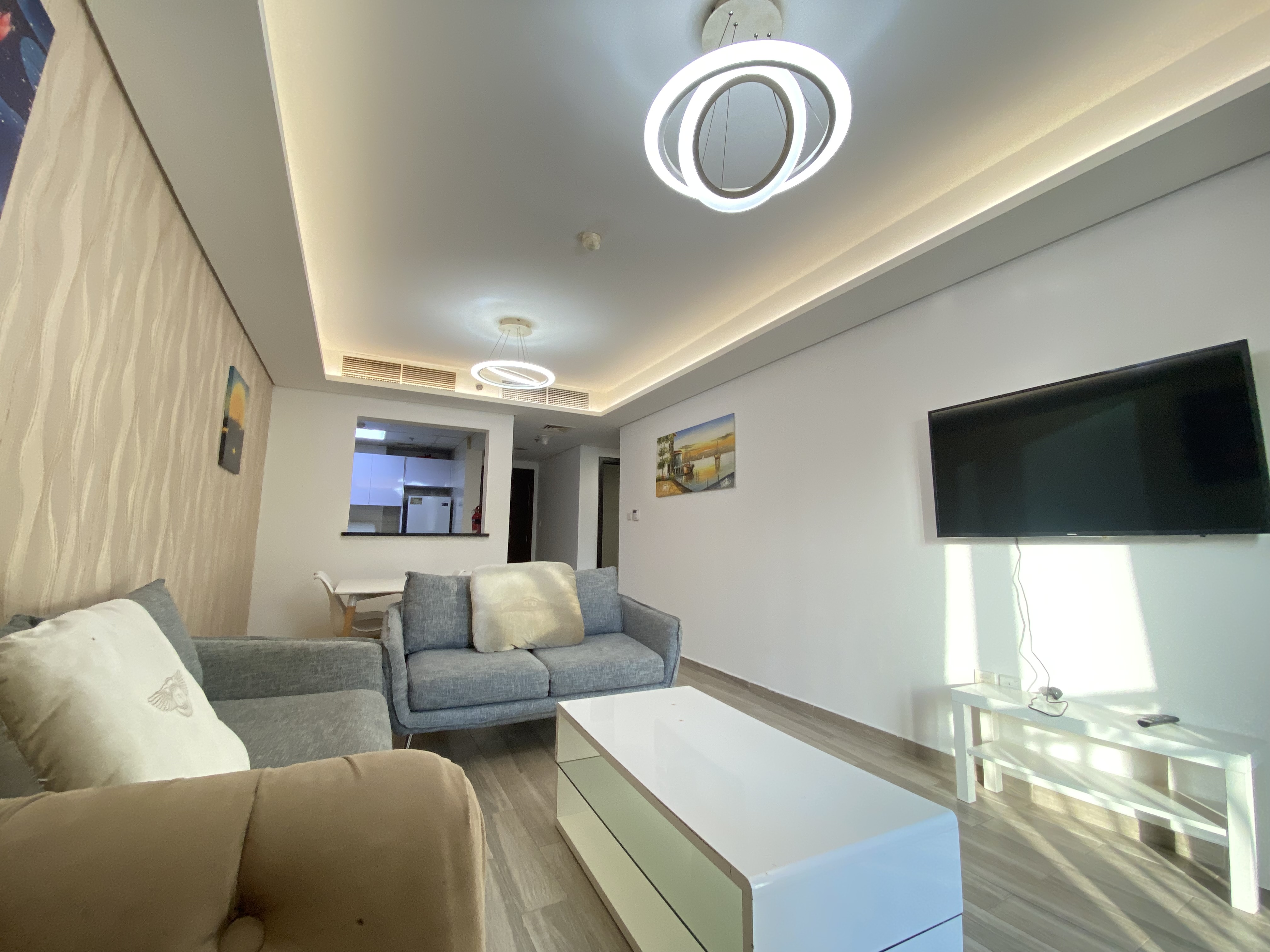 Furnished 1-bed apartment in Laya Mansion