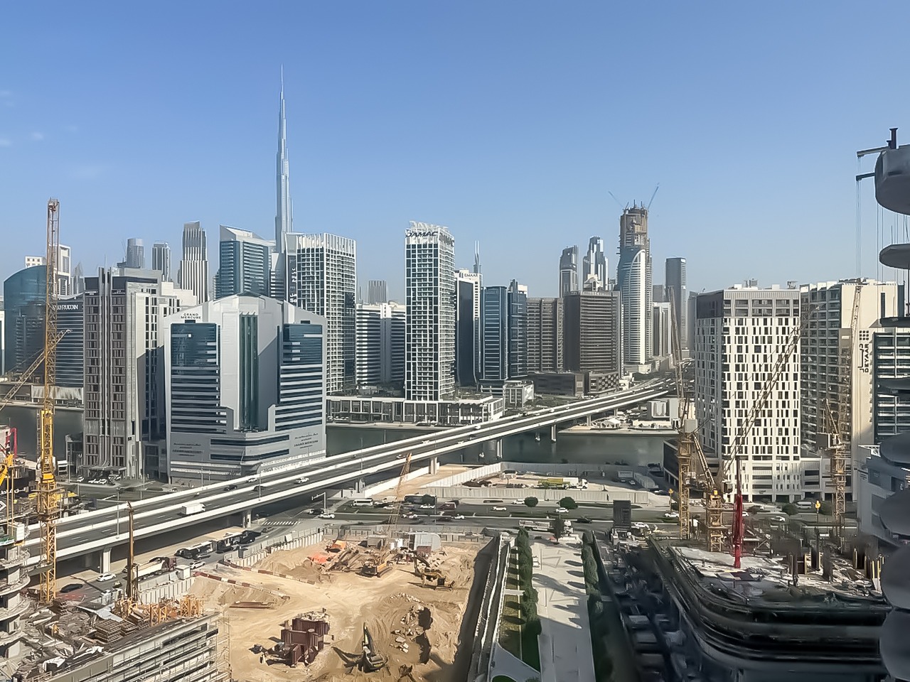 Elegant 1BR Apartment | Full Burj Khalifa View | 2 Bathrooms