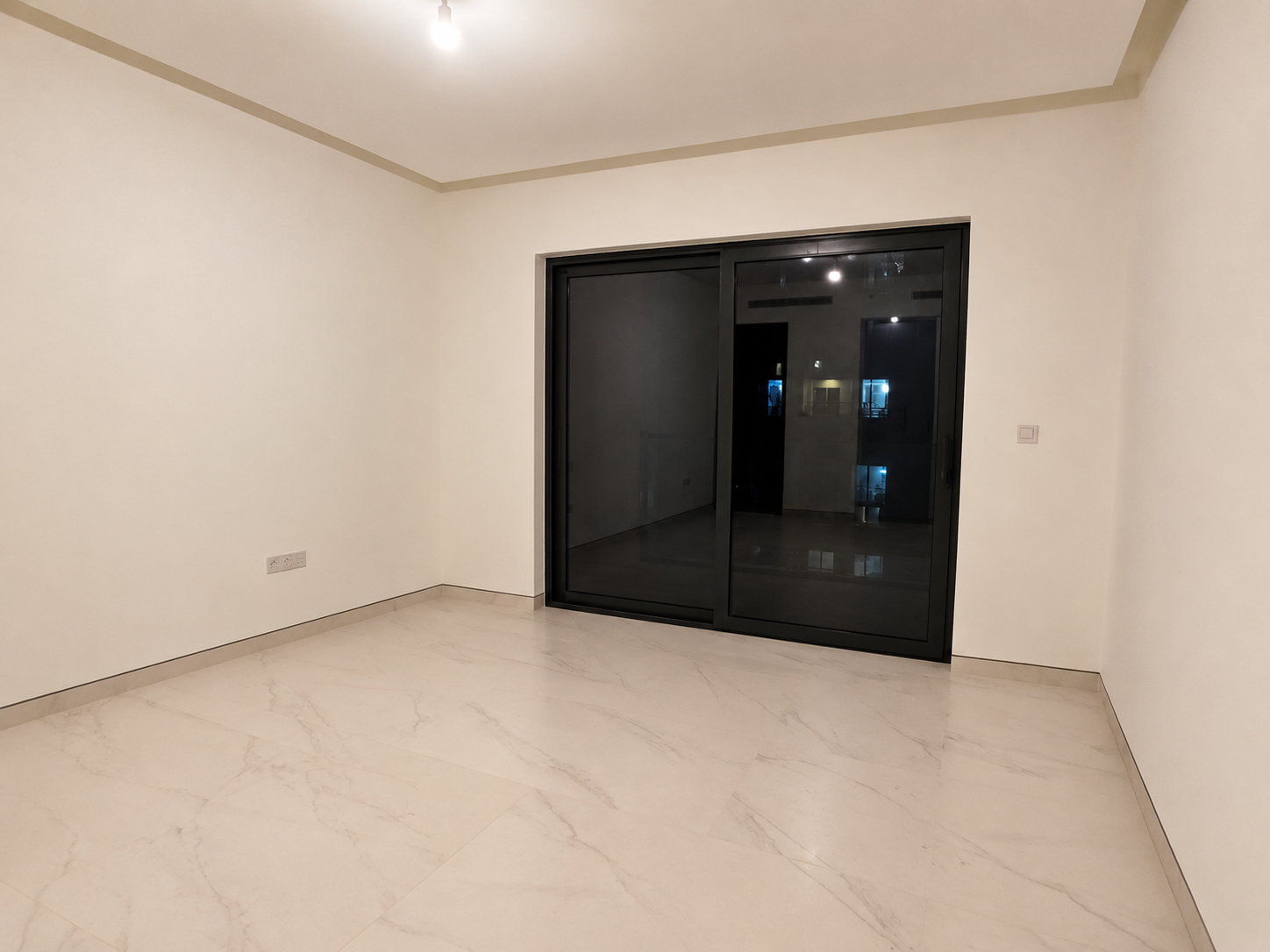 Bright and Spacious | High Floor | Ready to Move