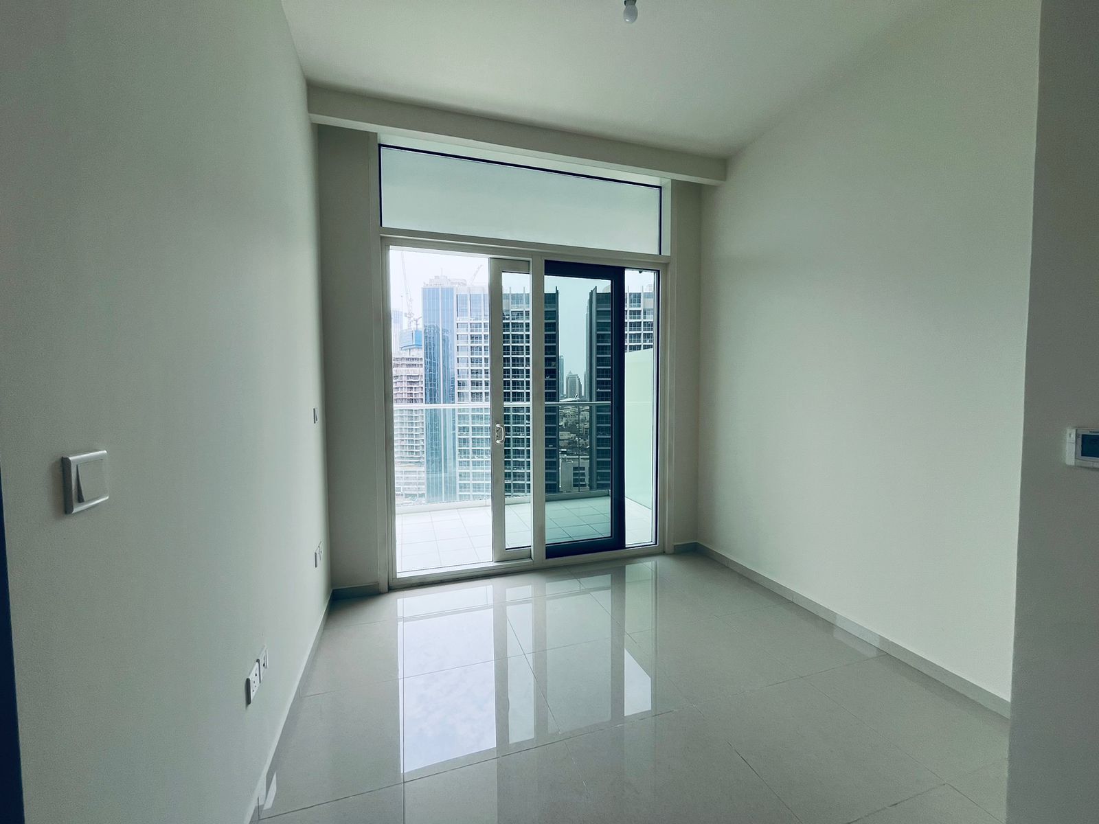 STUNNING APARTMENT | HIGH ROI l BURJ KHALIFA VIEW · image 4