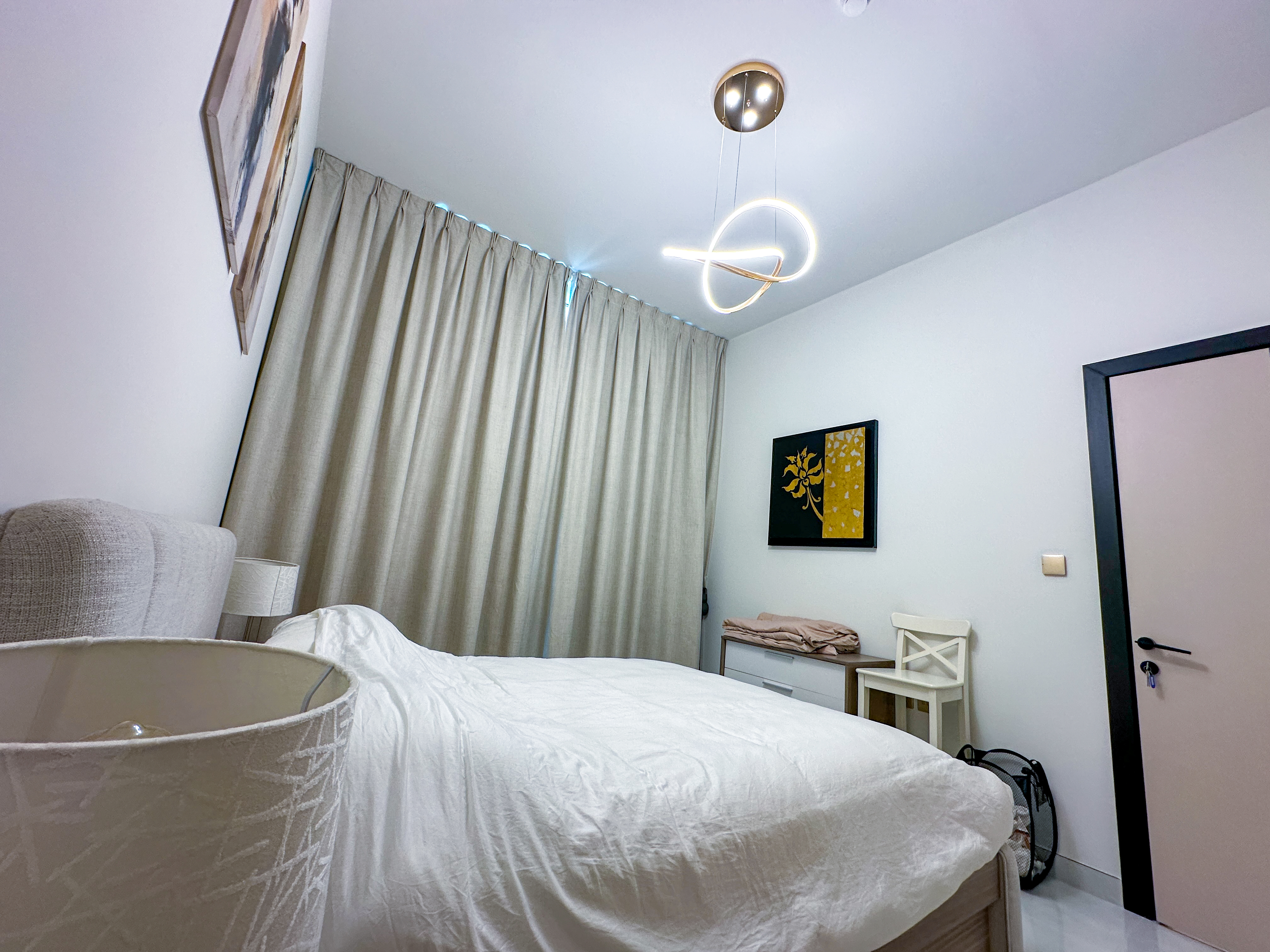 12 Cheques | Skyline Views | Premium Amenities
