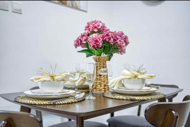 Well Maintained | Spacious Layout | High Floor | Sea View