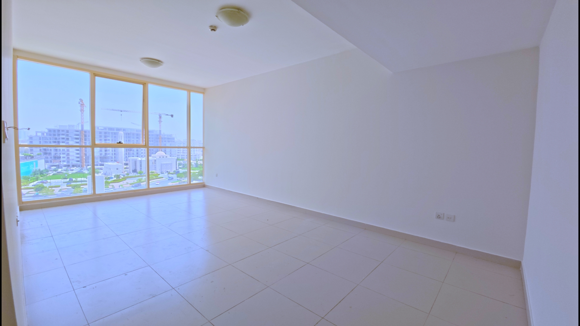 Spacious | Unfurnished | Bright & Well Maintained