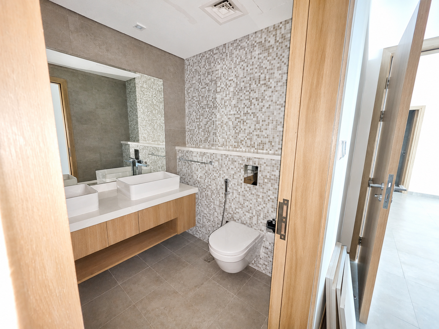 Full Marina view +Maids Room High floor