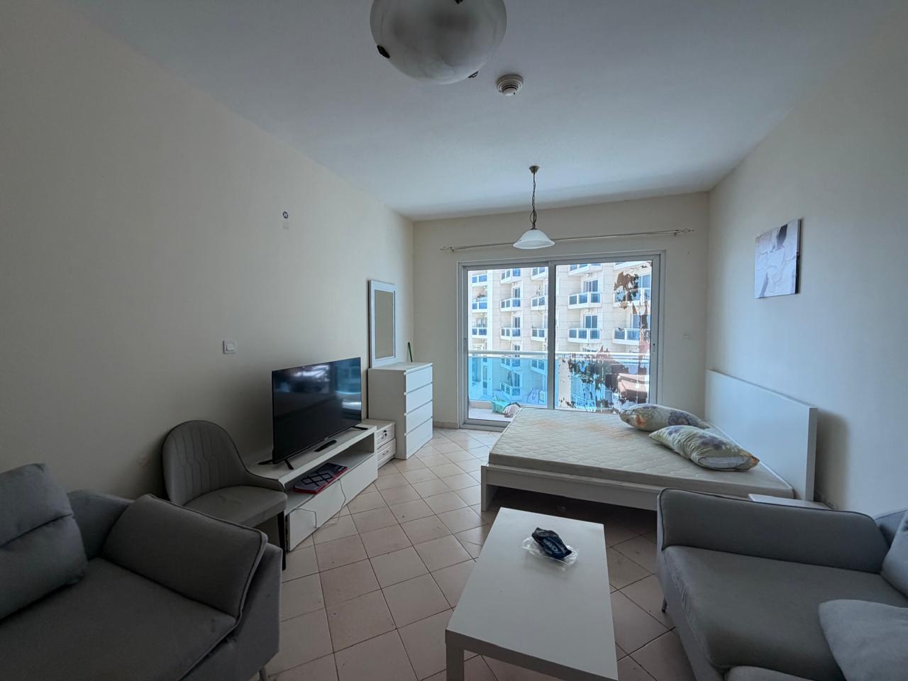 Upgraded/ Big layout / Vacant | Furnished | Clean