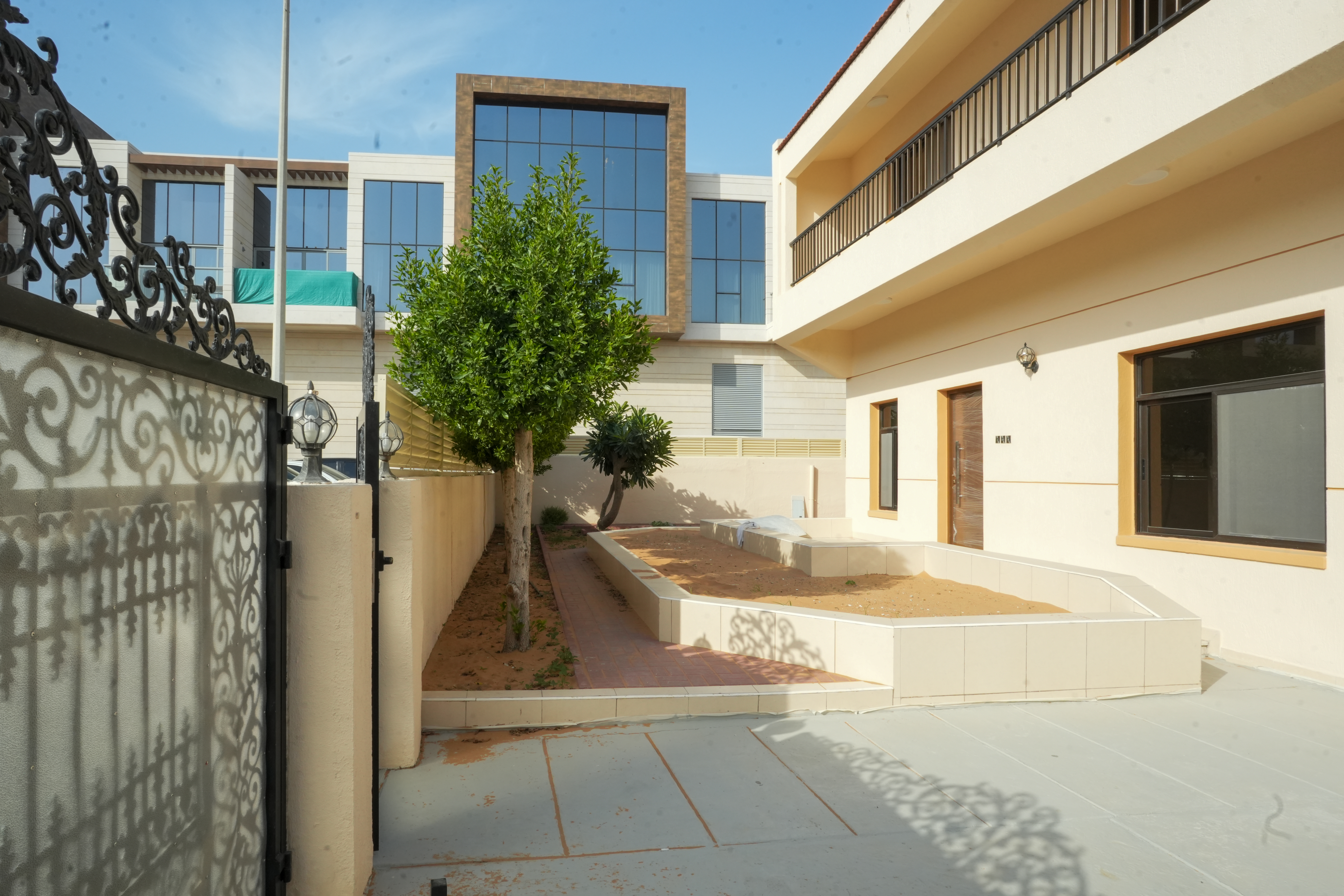 Fully Renovated 4BR + Maid Villa | Private Garden | Ready to Move | Jumeirah 3