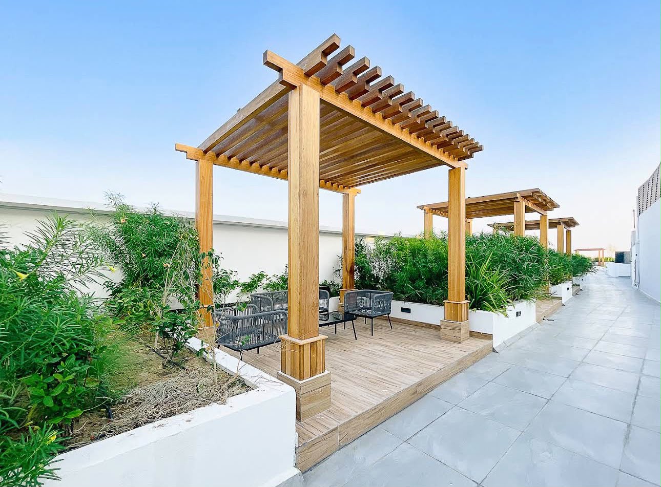 Modern Studio Apartment | Canal & City View | For Rent