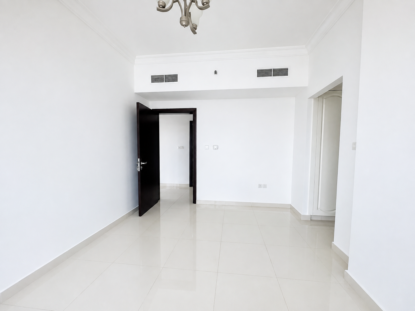 Elegant Apartment | Balcony | Stunning Canal Views