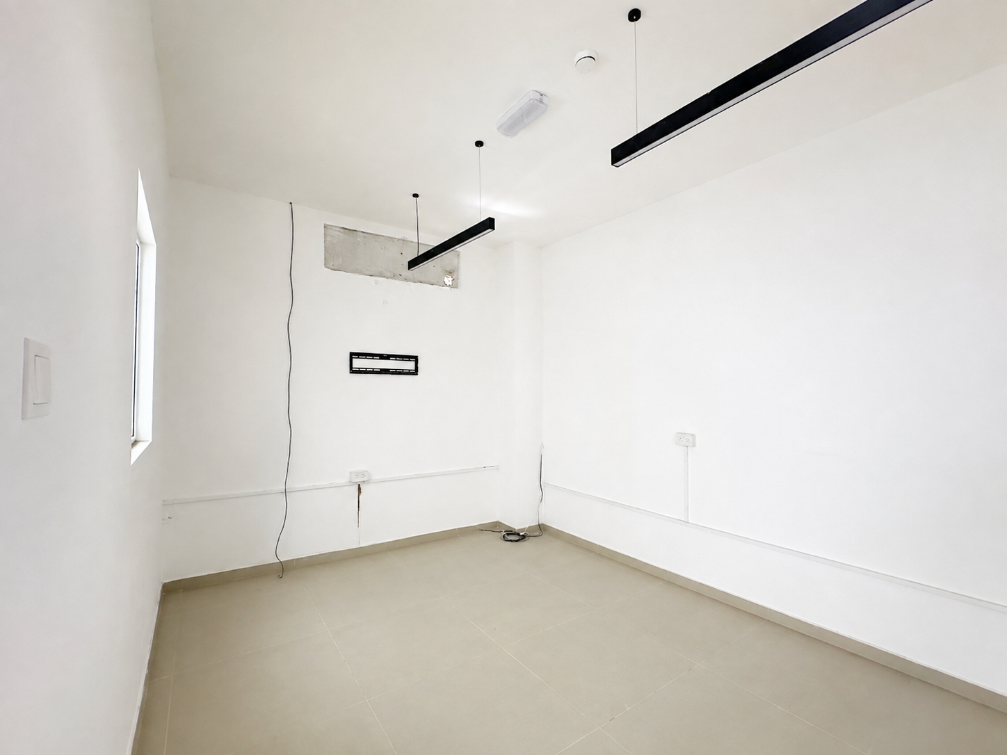 Spacious Warehouse | Prime Ras Al Khor Location | Easy Access
