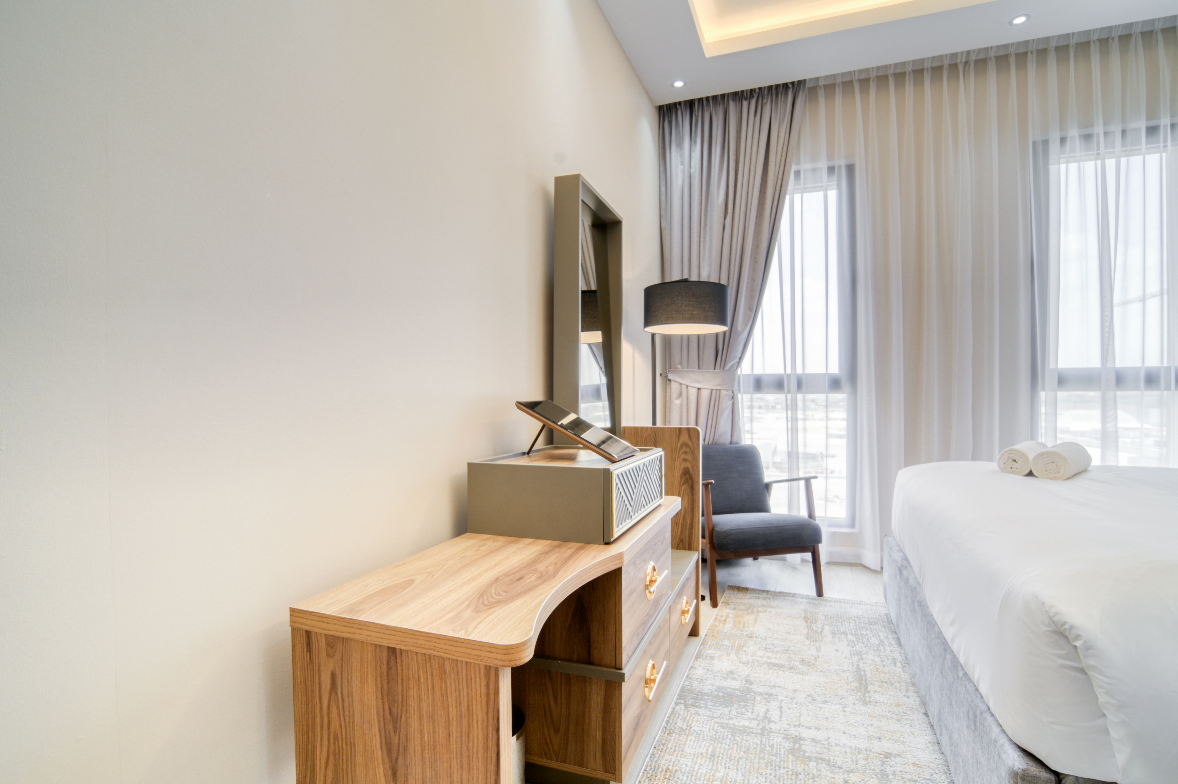 FULLY FURNISHED | HIGH RENTAL RETURN | SPACIOUS — Photo 9