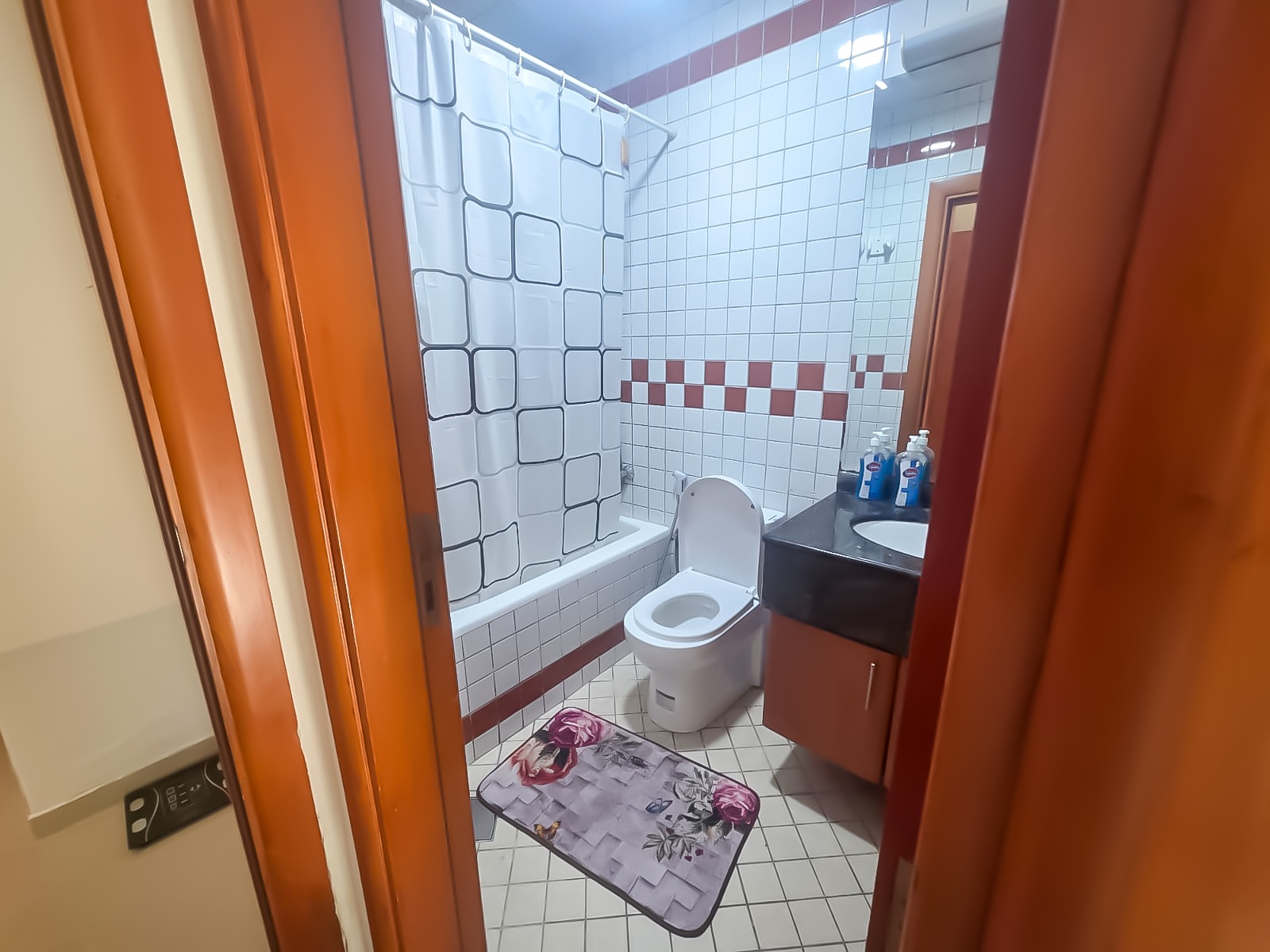 Next to Metro| Near Almaya Supermarket | Prime Location