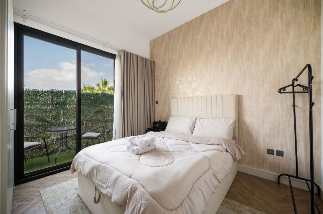 Fully Furnished | Corner Unit | Large Plot | Vacant