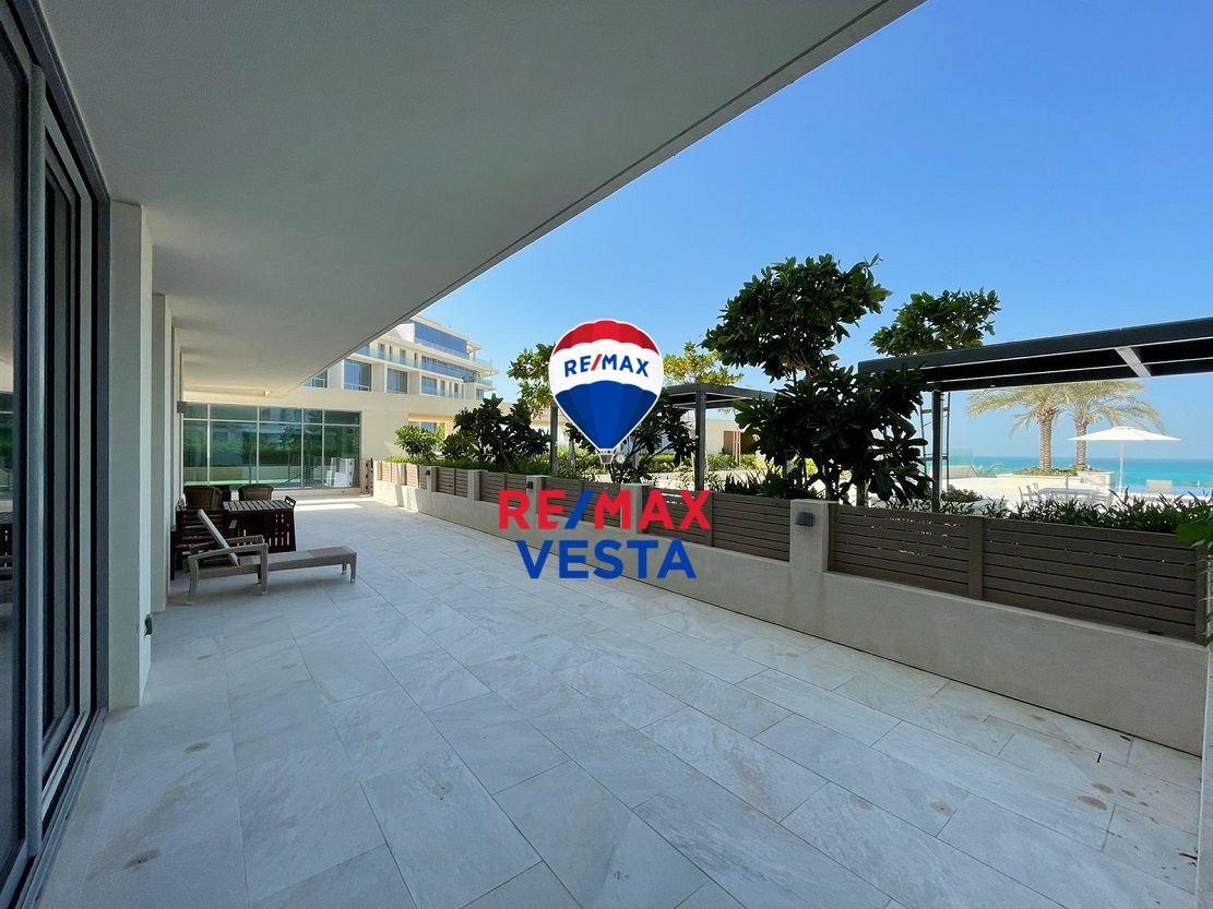 Direct to Beach | 2BR + Maid TH | Full Sea View | Fully Upgraded & Furnished