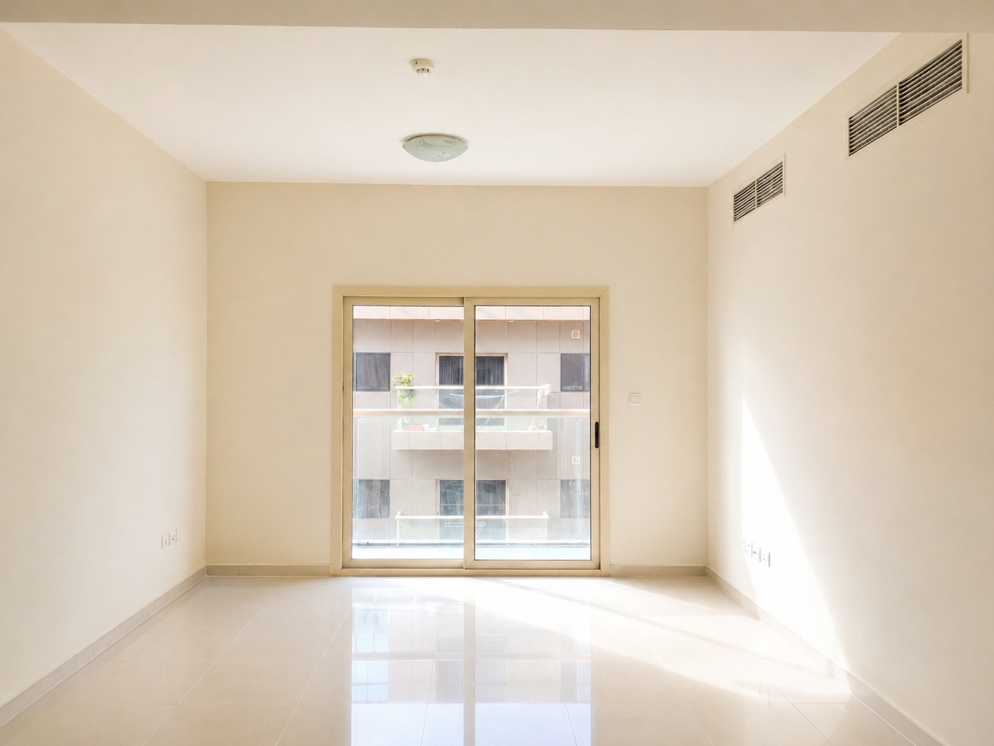 Spacious 1BHK | Balcony | Closed Kitchen