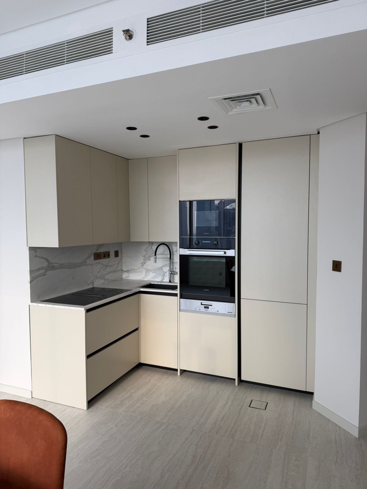 Bentley Home Interior | Fully Furnished | Bills Included