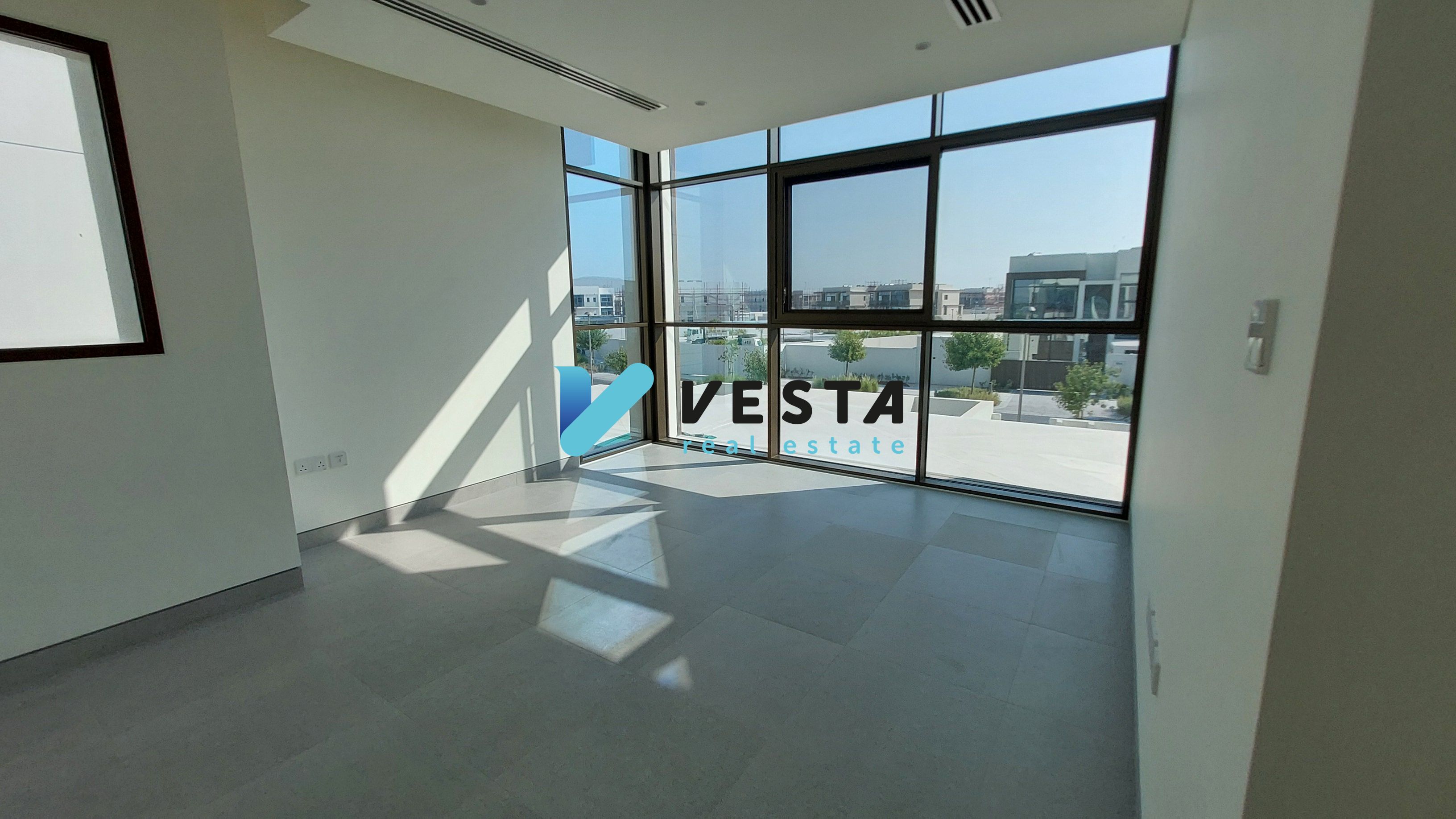 Single Row Corner | V4 Executive Type | Fully Upgraded Interiors | Ample Layout
