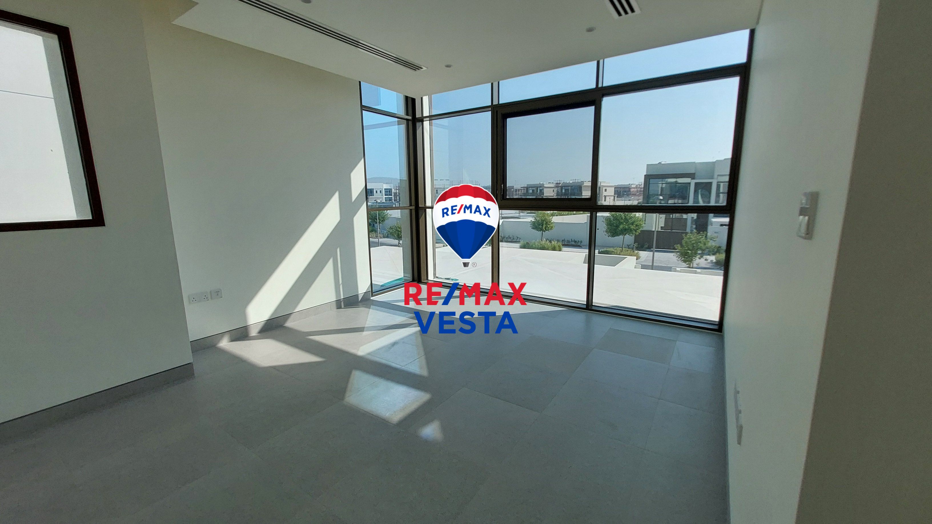 Single Row Corner | V4 Executive Type | Fully Upgraded Interiors | Ample Layout