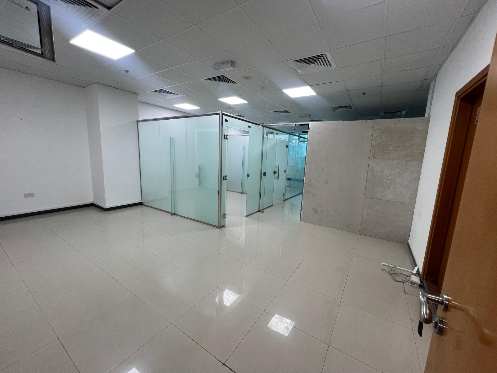 Spacious Office | Ready to Move-in | City View