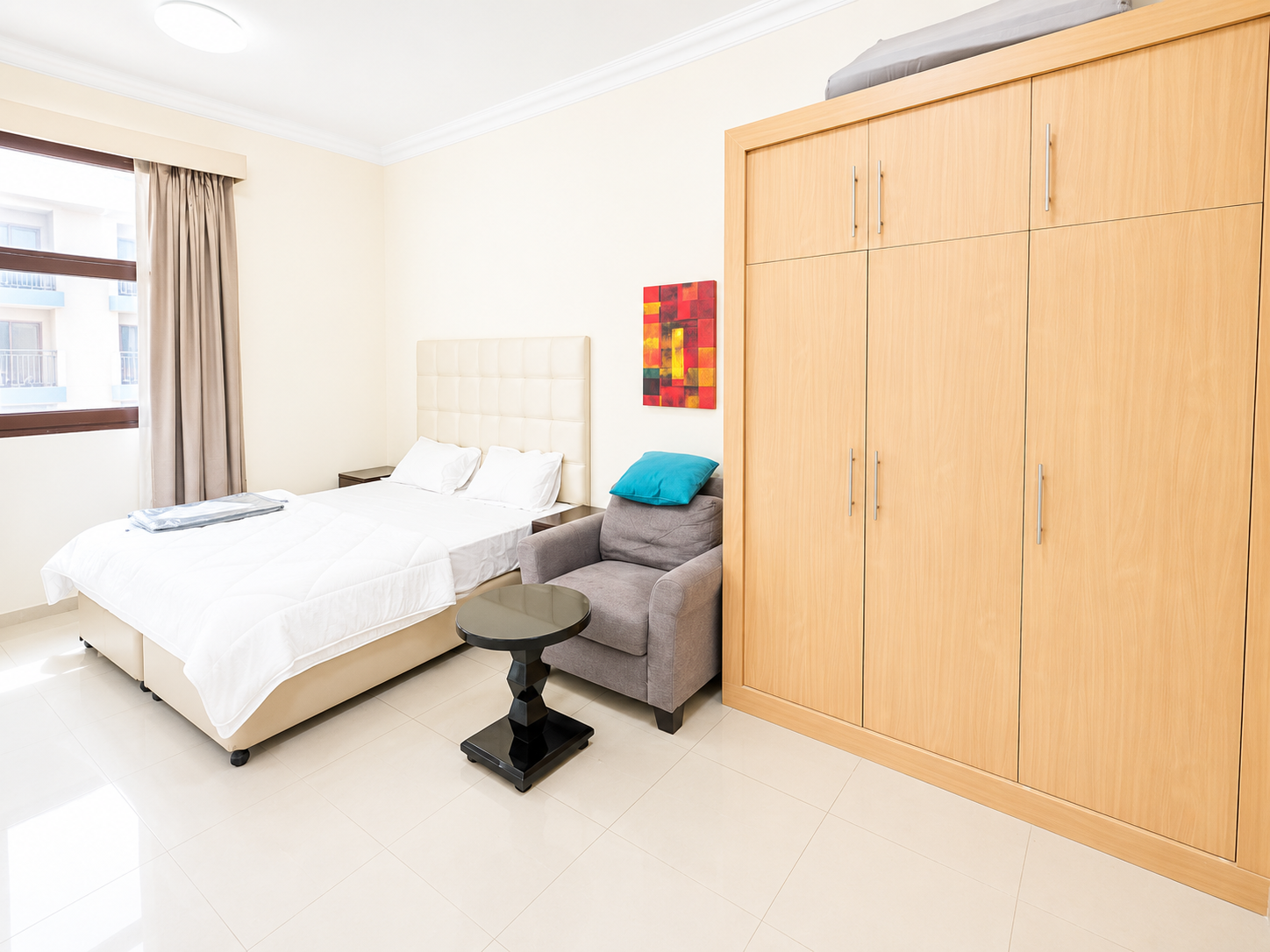 Modern Studio | Spacious Layout | Lincoln Park B