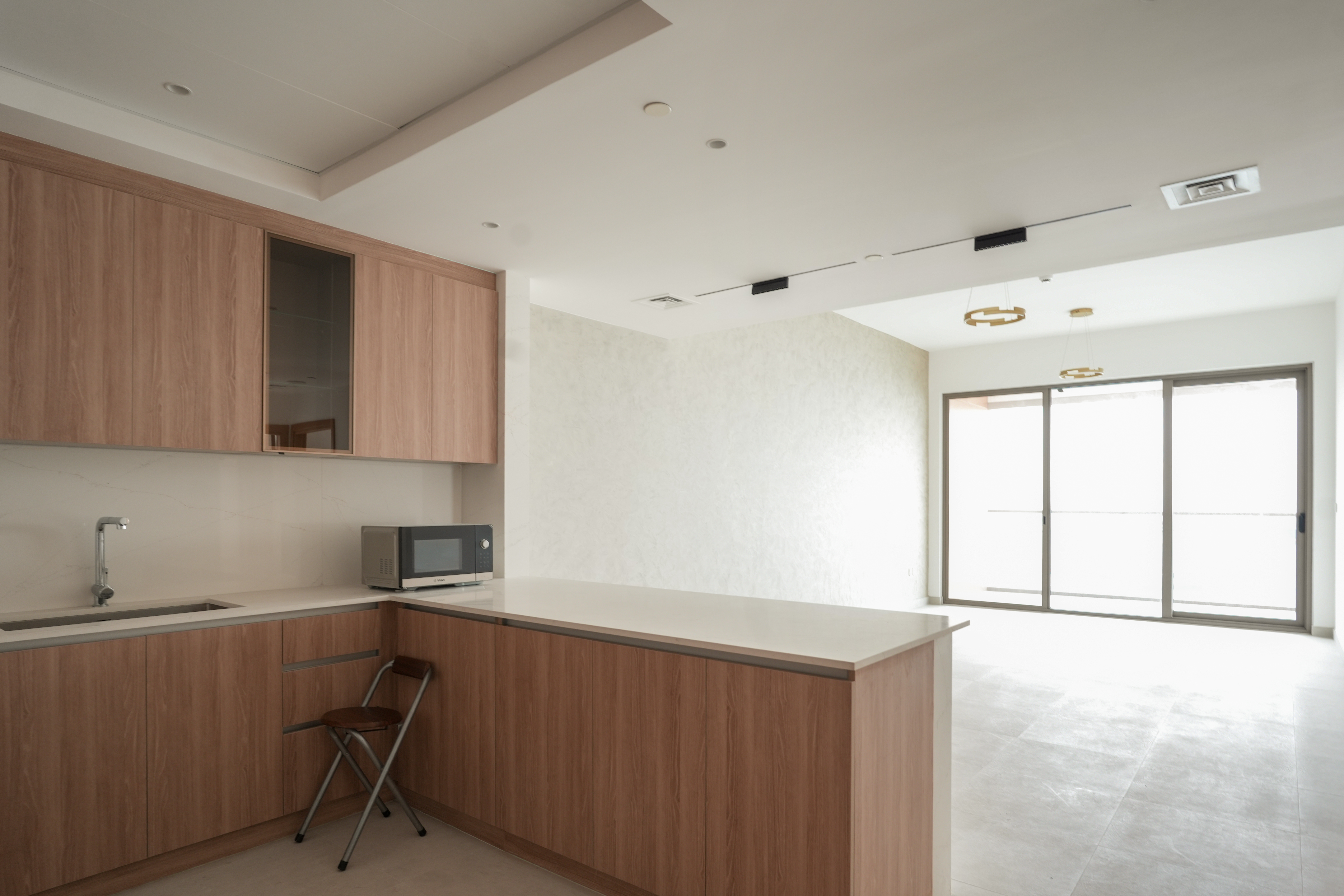 Clean & Spacious | Unfurnished Apartment | Direct Sea View