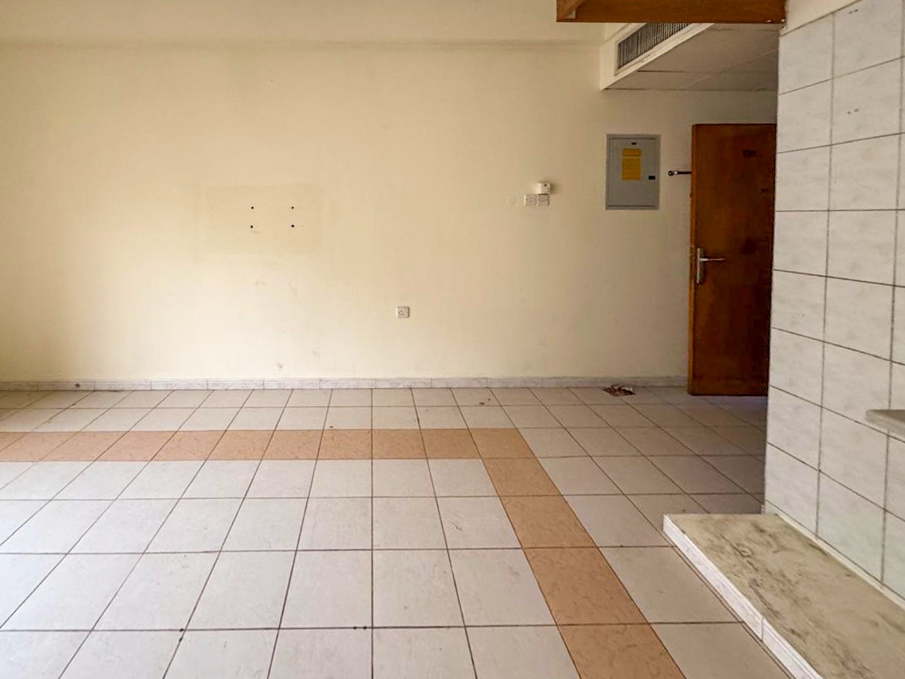 Studio in Bur Dubai | Near Metro | Balcony | Open Kitchen
