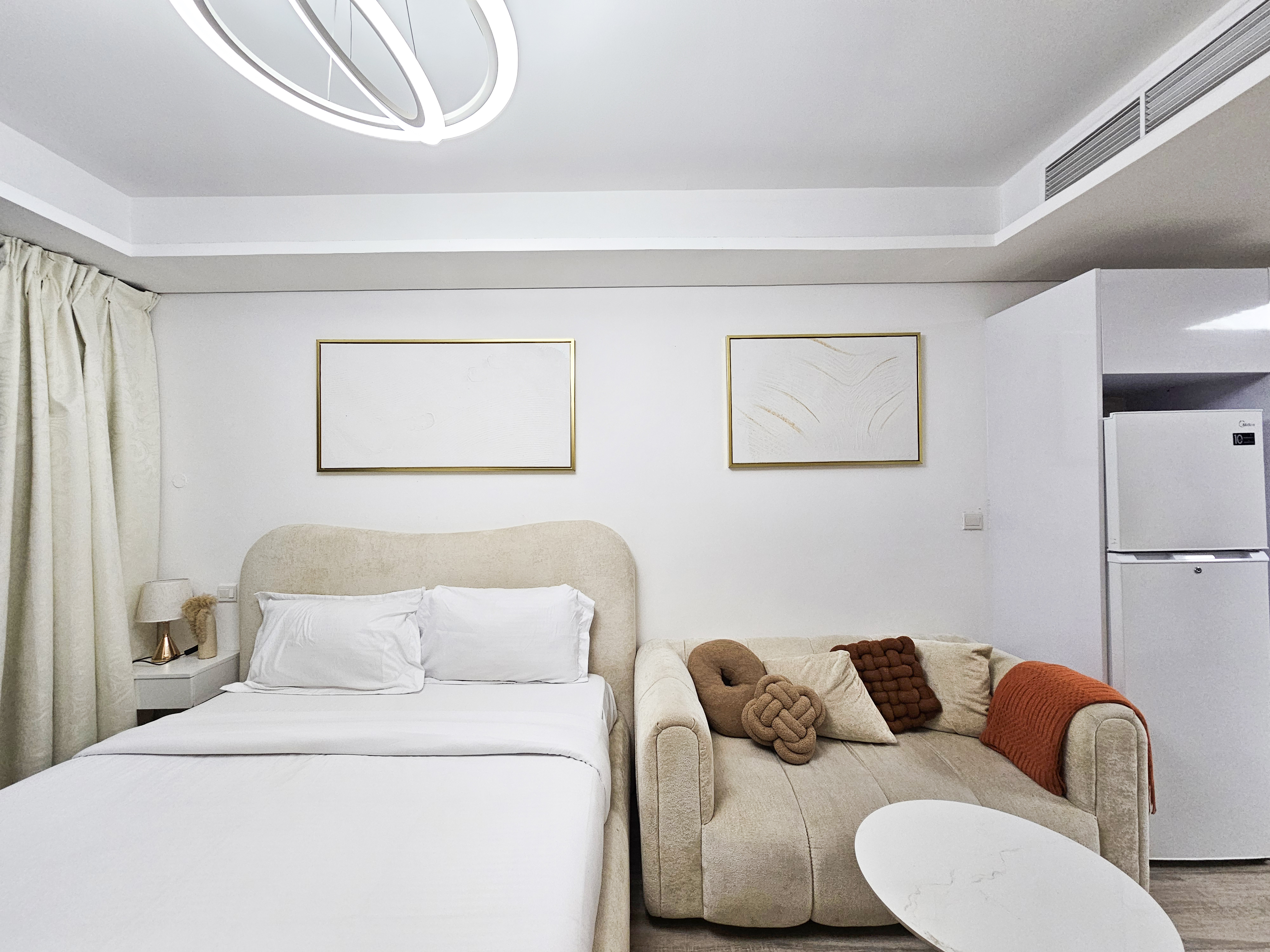 Furnished studio in Laya Mansion