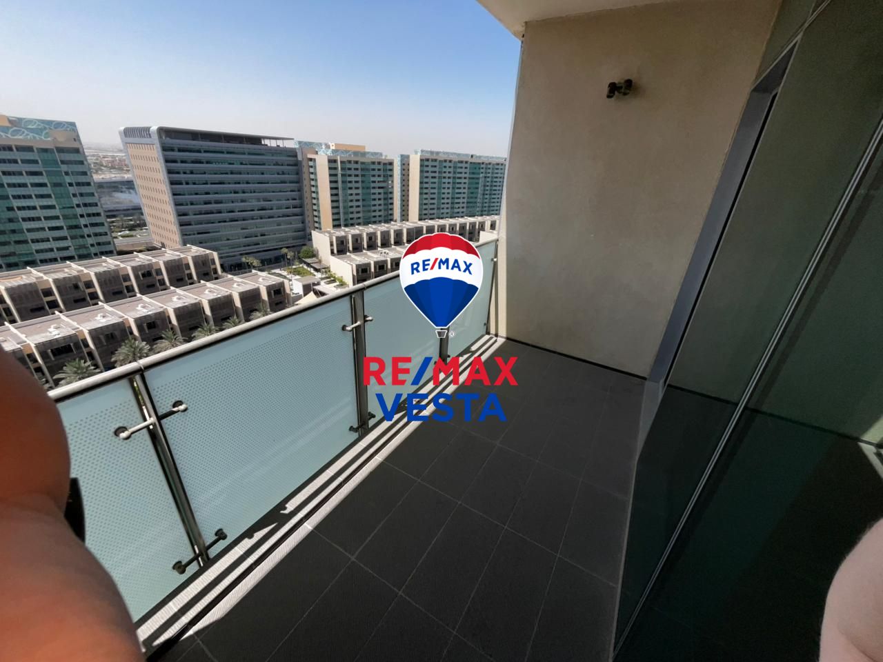 High Floor | Community View | Ready to Move | Beach Access
