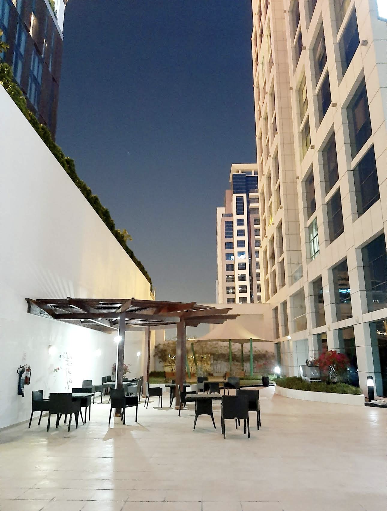 Spacious Studio | Prime Business Bay | Park Central