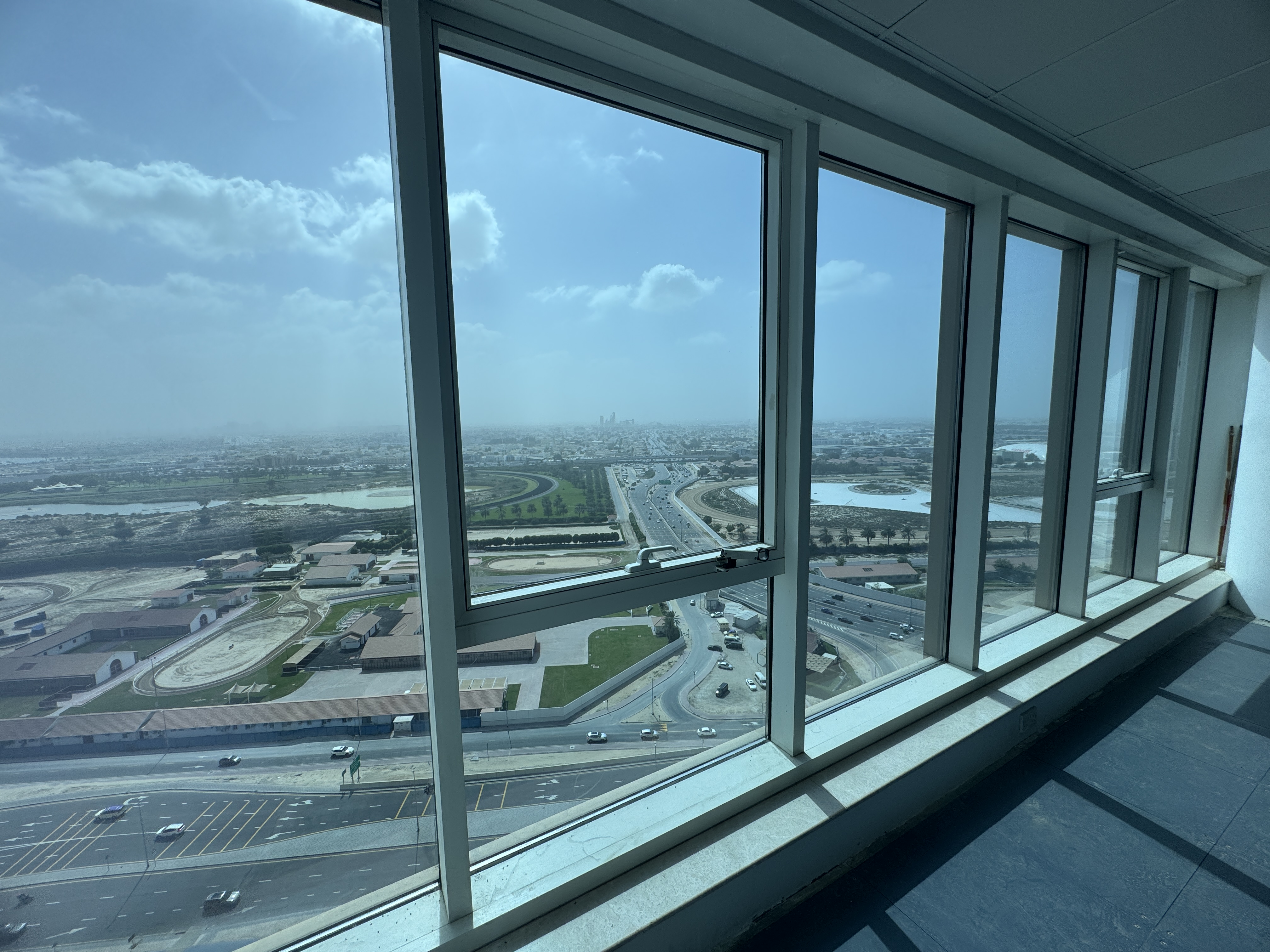 Spacious Office | Ready to Move-in | Churchill Towers