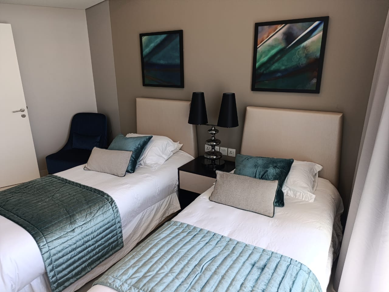 Fully Furnished | Bright Rooms |Golf View