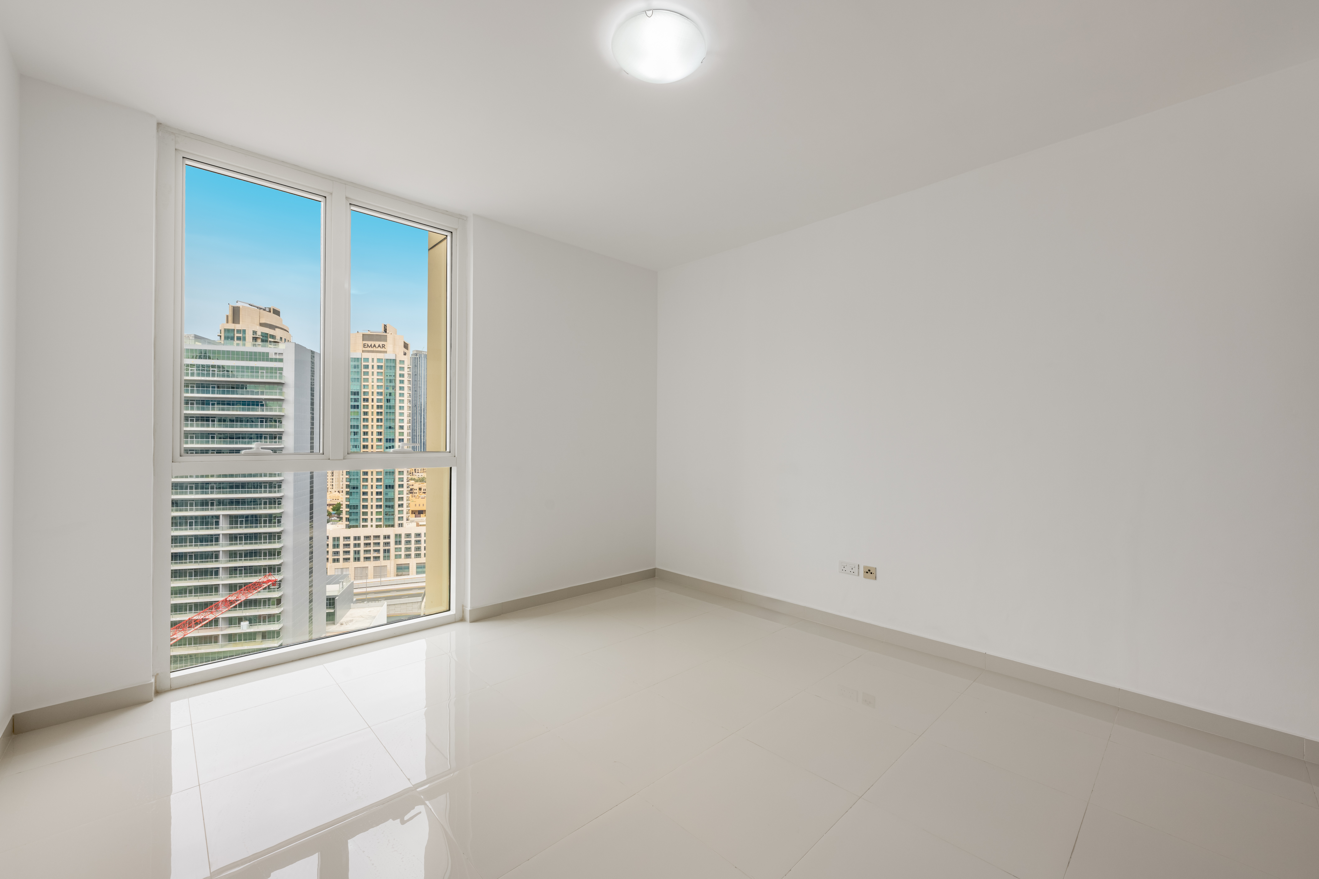 Study room 2BR | Closed-Kitchen | Big Layout