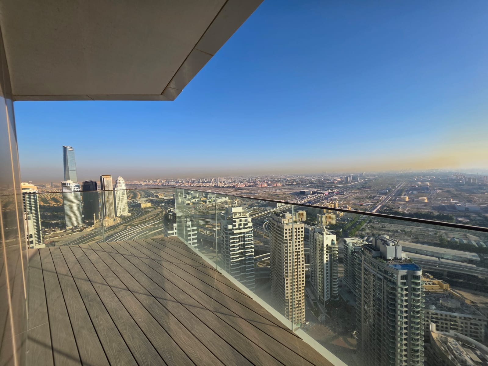 Full Marina view +Maids Room High floor