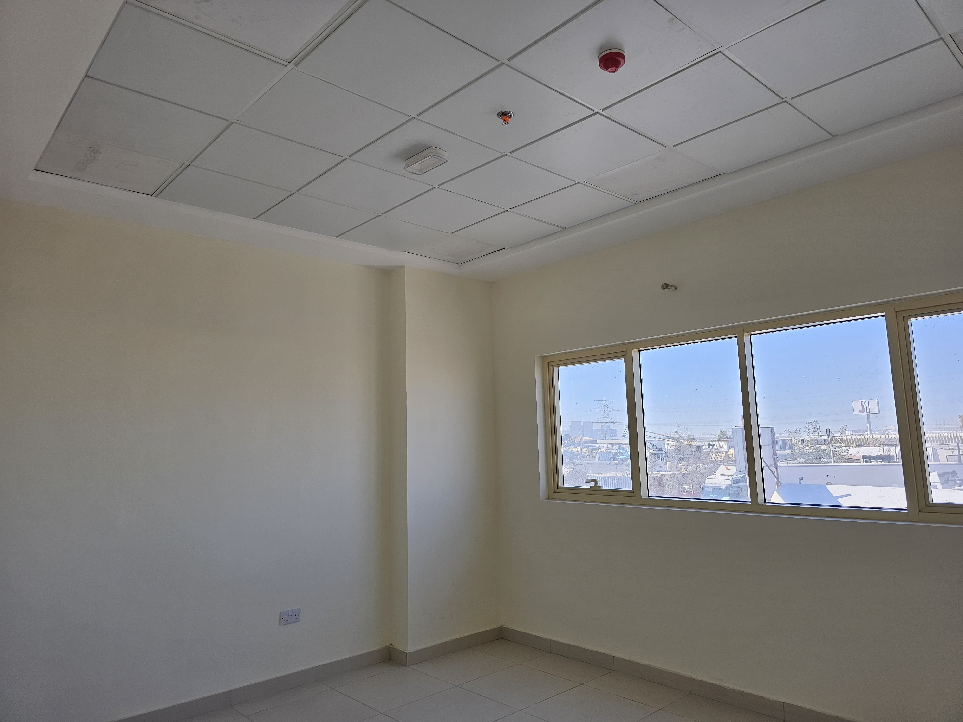 SPACIOUS WAREHOUSE | JABAL ALI | PRIME LOCATION