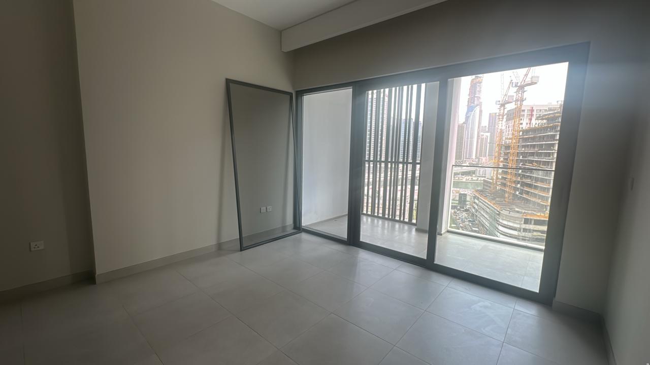 Elegant 1BR Apartment | Full Burj Khalifa View | 2 Bathrooms