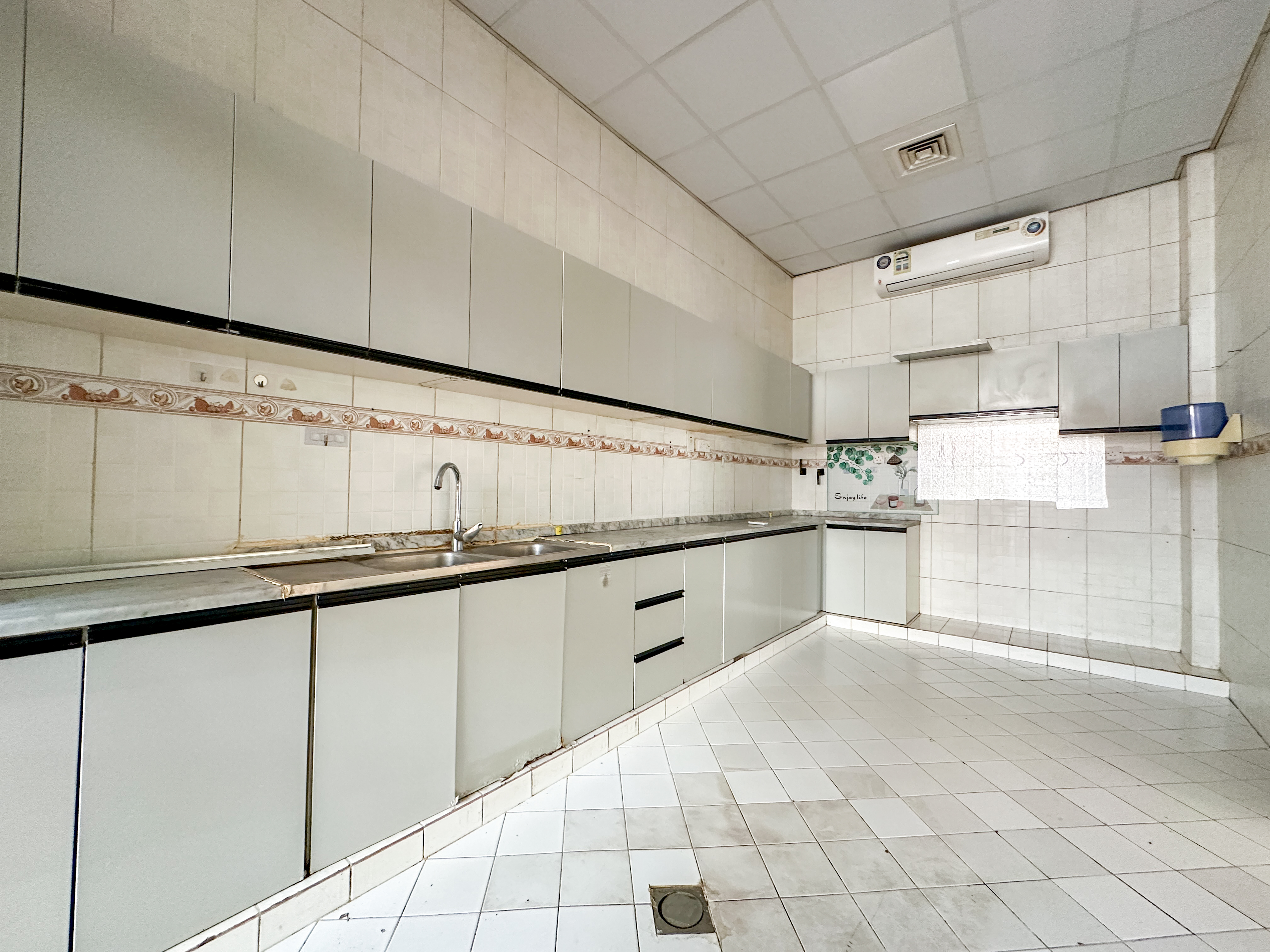 Spacious Villa | Family-Friendly Community | Prime Mirdif Location