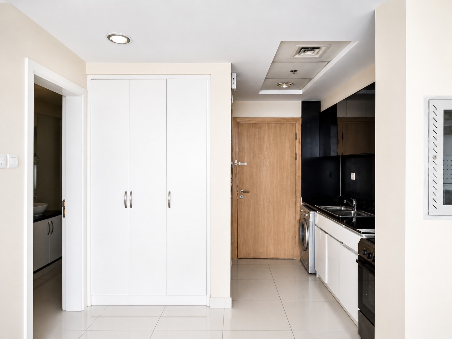 Spacious Studio | Prime Business Bay | Park Central