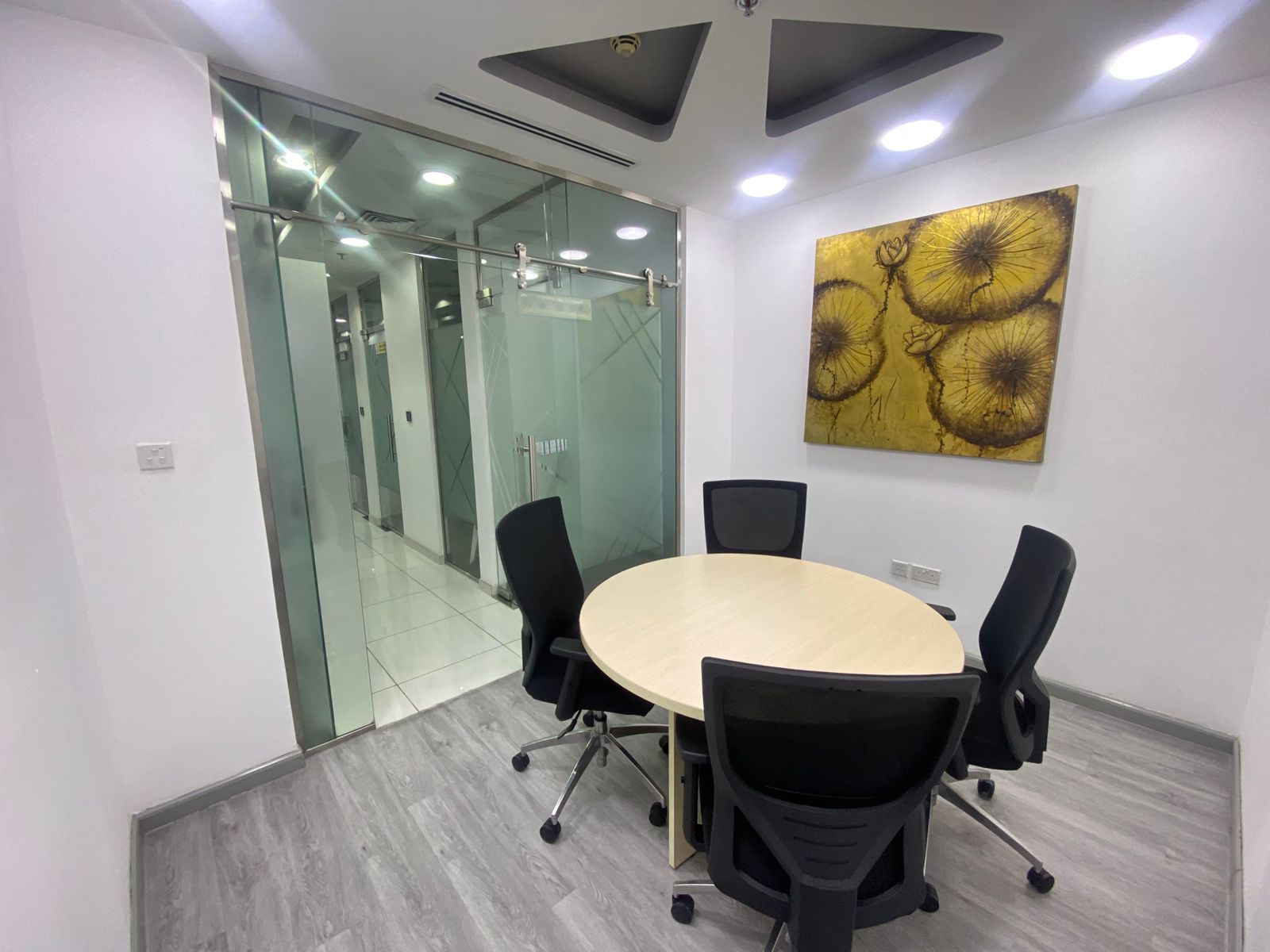 Business Center Office | Furnished | Workstations | WTC Metro