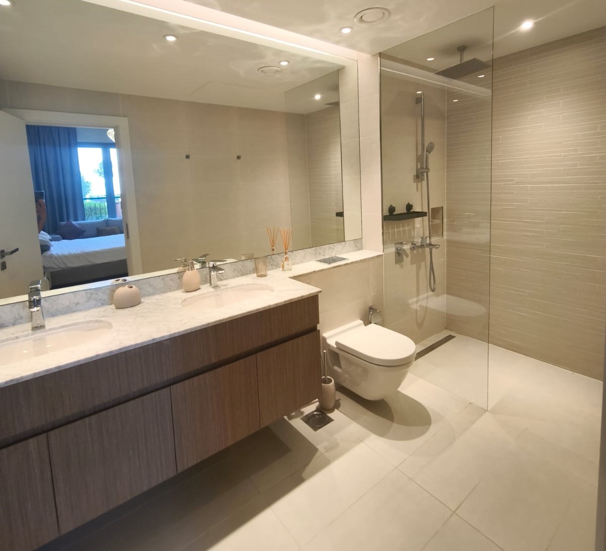12 Cheques | Elegant Waterfront Living | Fully Furnished | Ready to Move