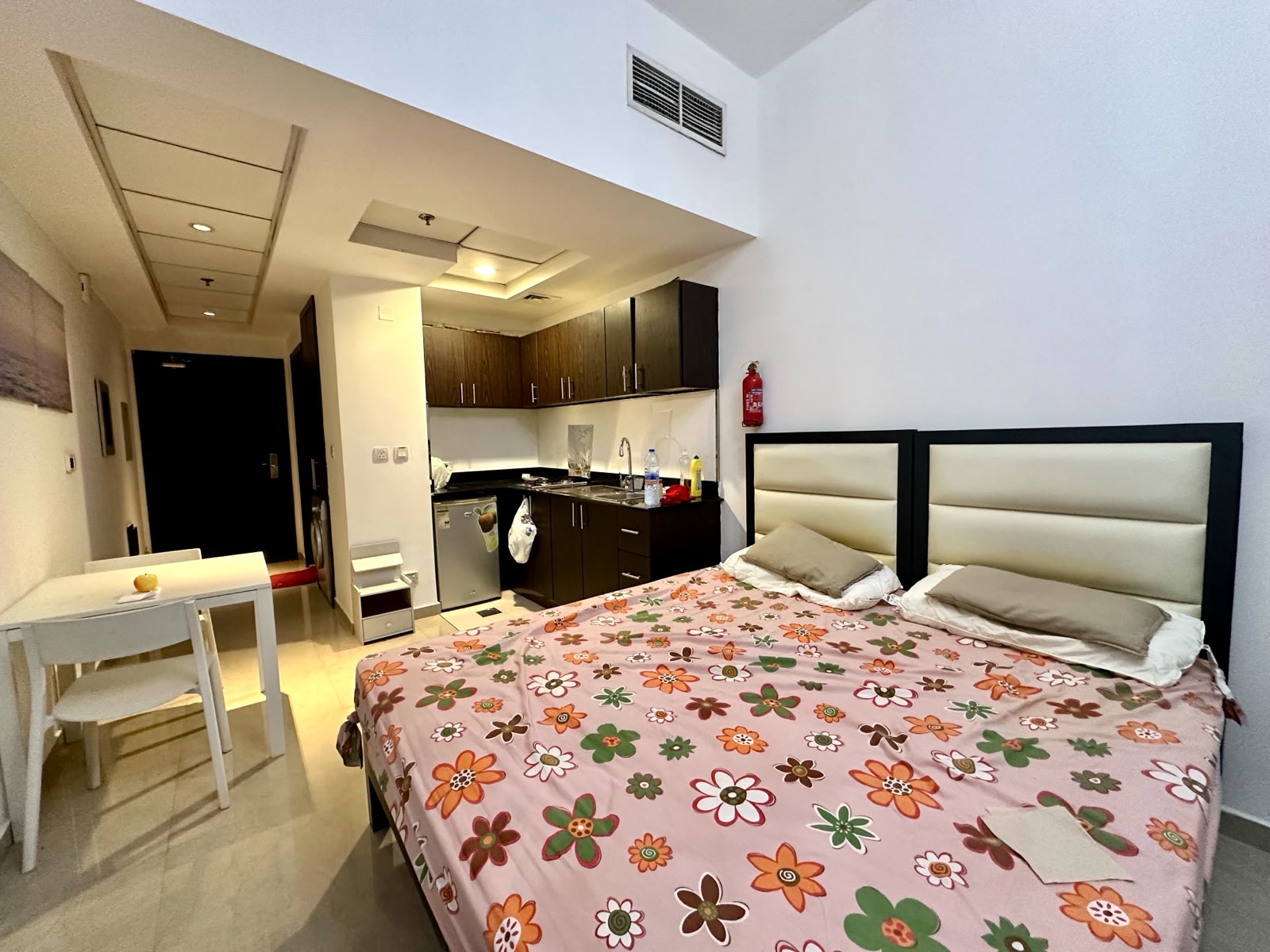 Modern Studio | Comfort Living | Hanover Square