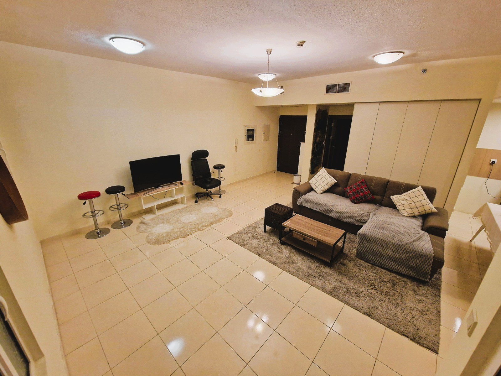 Elegant Residence | Bright Interiors | Ready to Move
