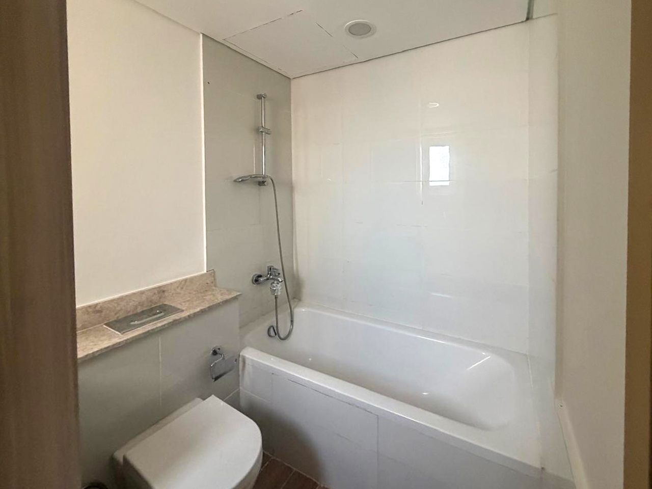 Bright | Spacious Layout | Close to Park