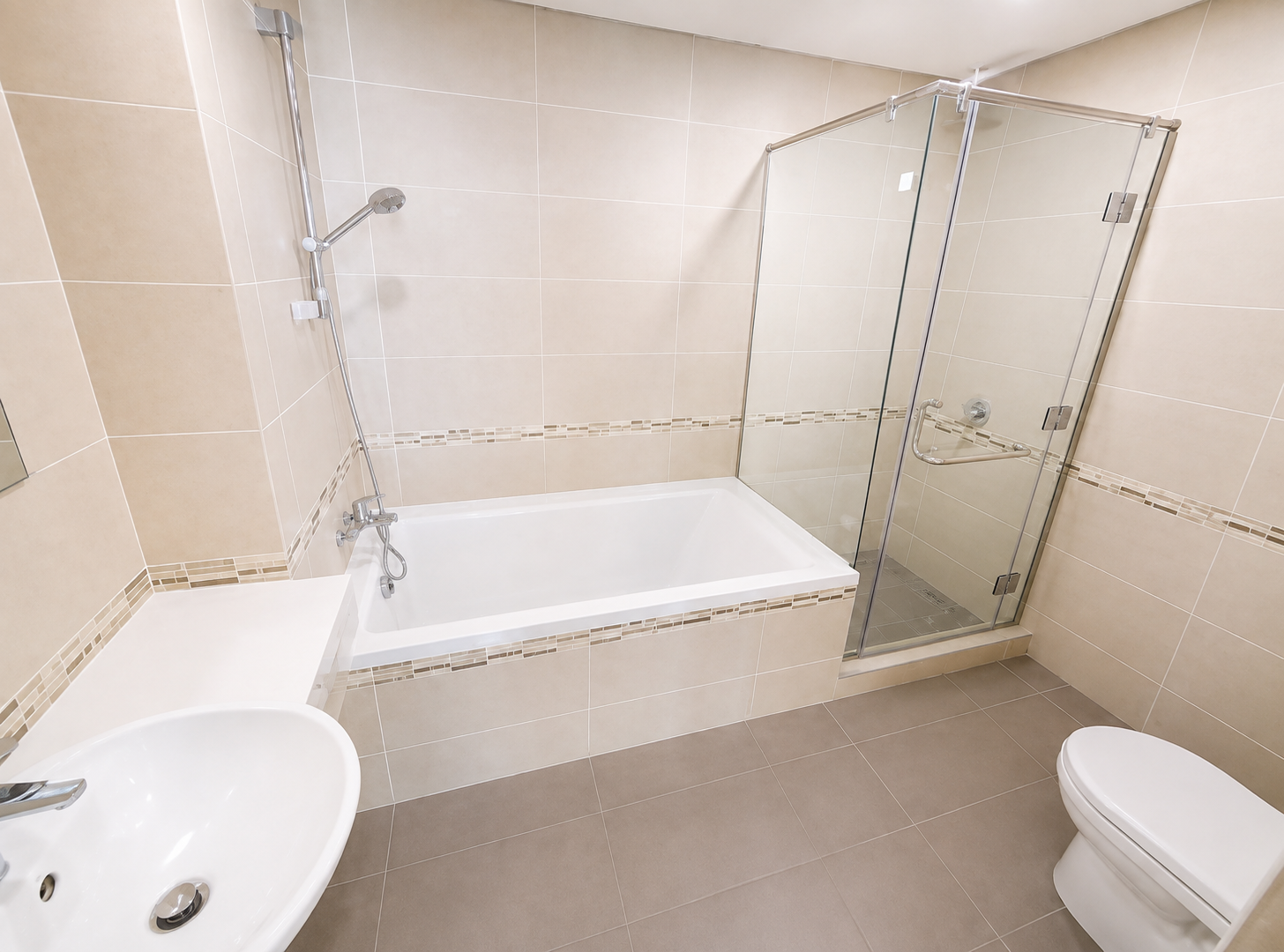 Elegant Residence | Bright Interiors | Best Value