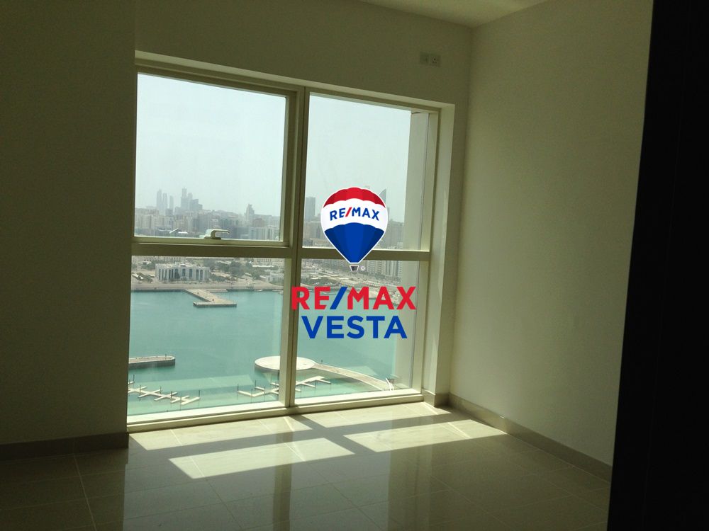 Well Maintained | Spacious Layout | Stunning View | Ready to Move