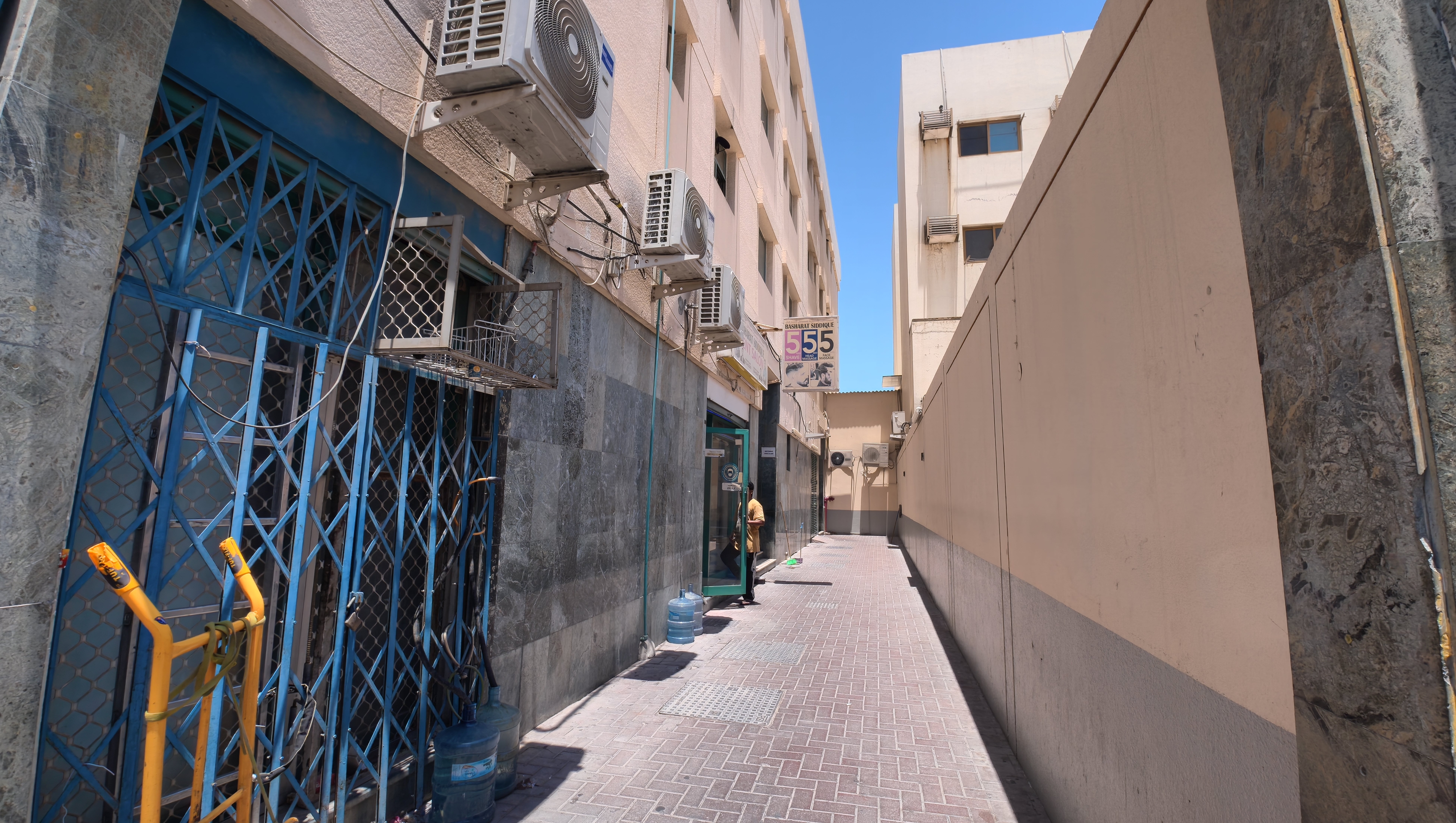 Spacious Layout | Big balcony | Near Bus Stop