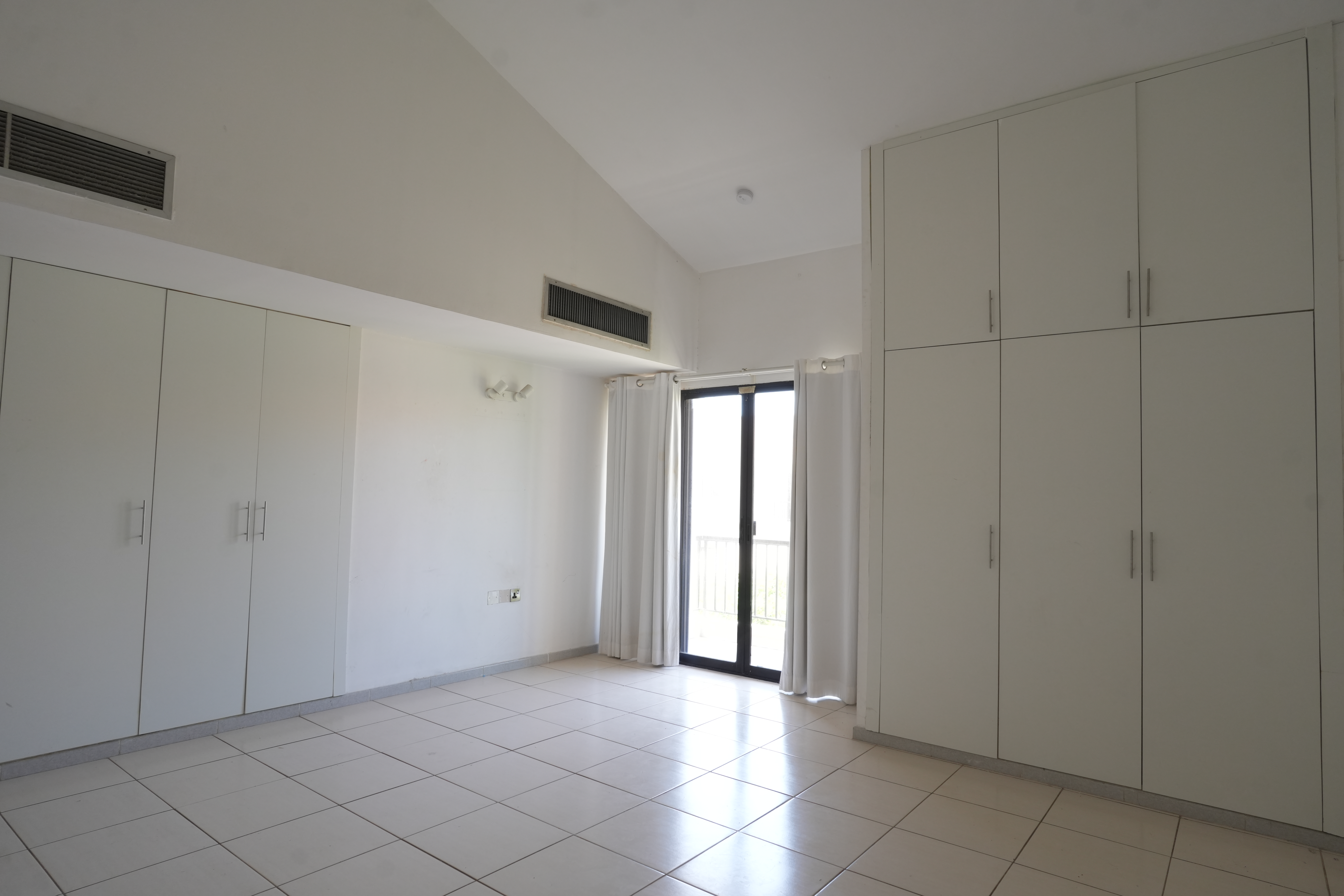 Spacious 4BR + Maid Villa | Gym | Pool | Ready to move | Jumeirah 3