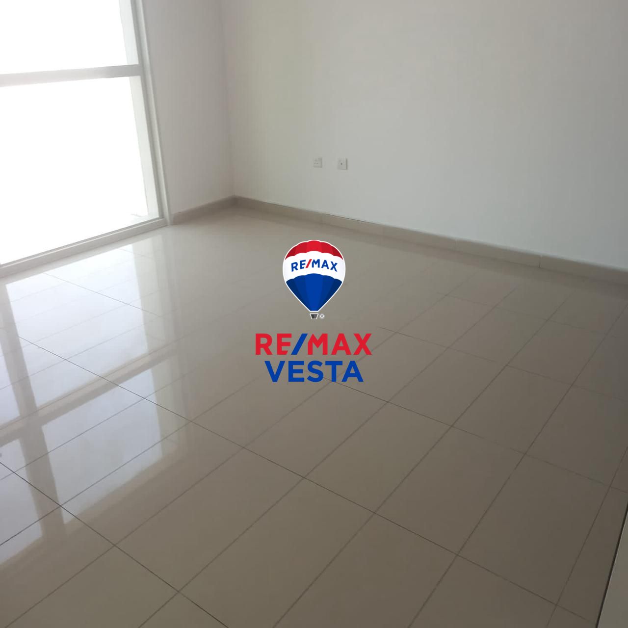 Ample Layout | Panoramic Island View | Mid Floor | Rent Refund