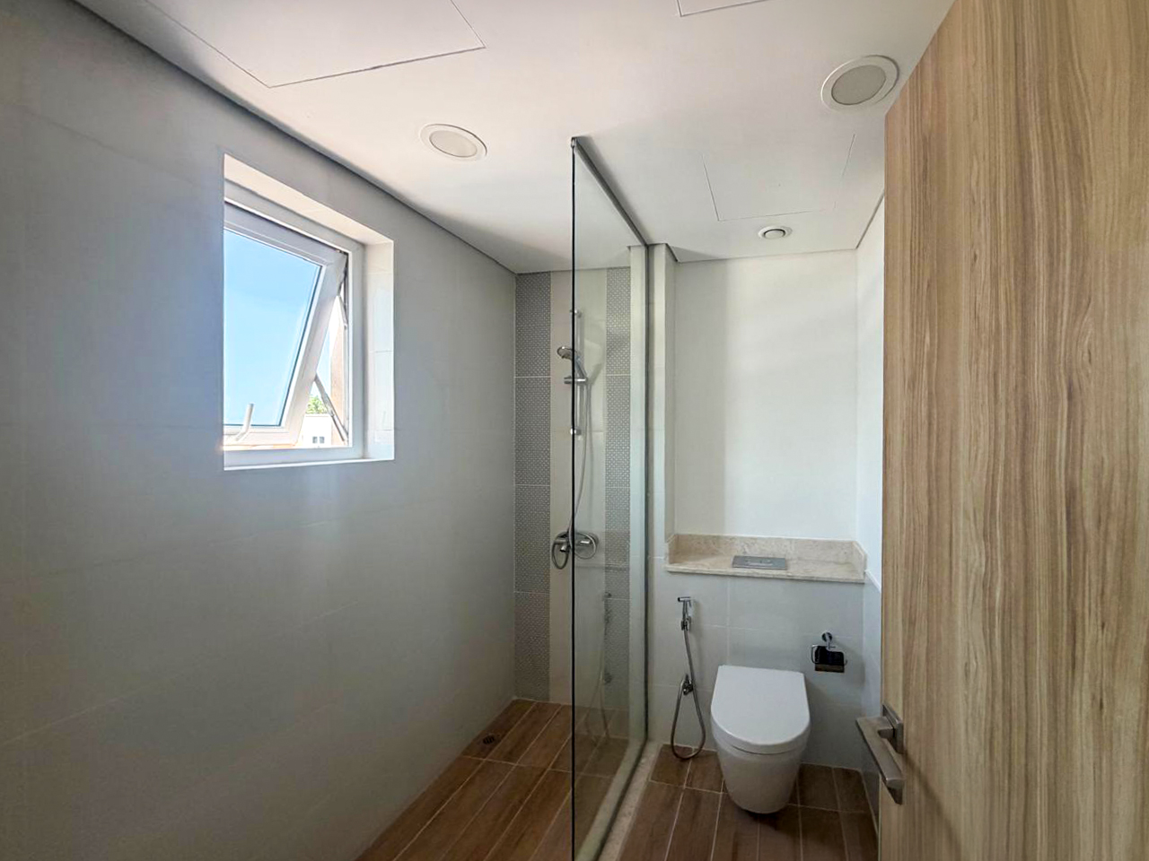 Bright | Spacious Layout | Close to Park