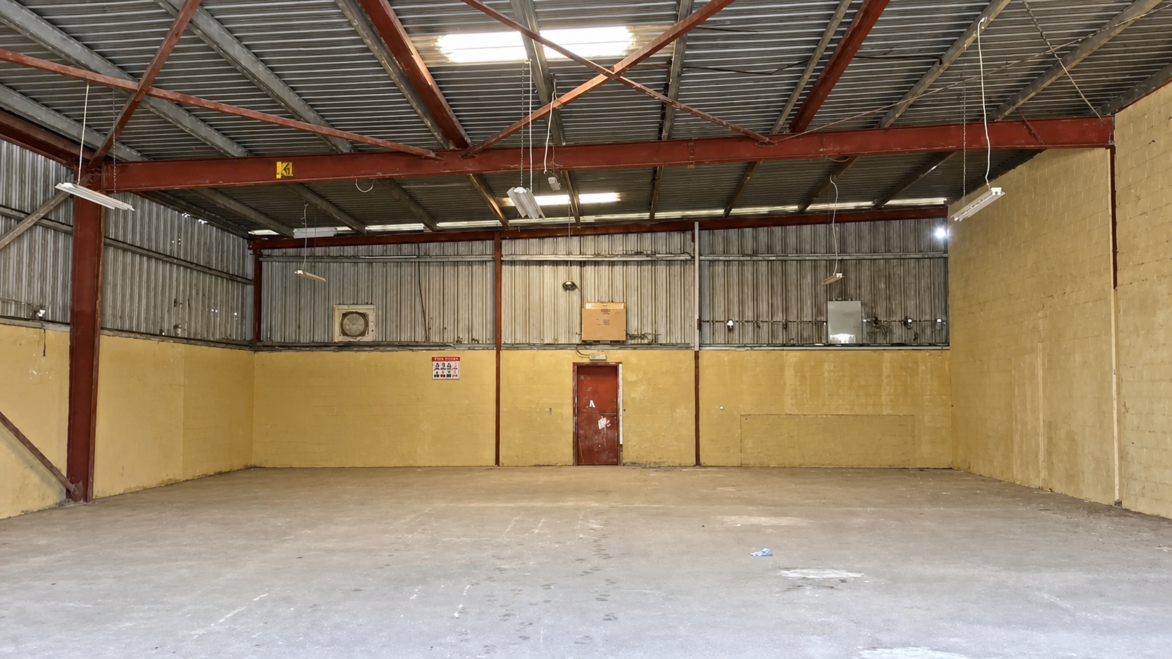 High-Clearance Warehouse | 40 kW Power | 3,541 Sq. Ft.