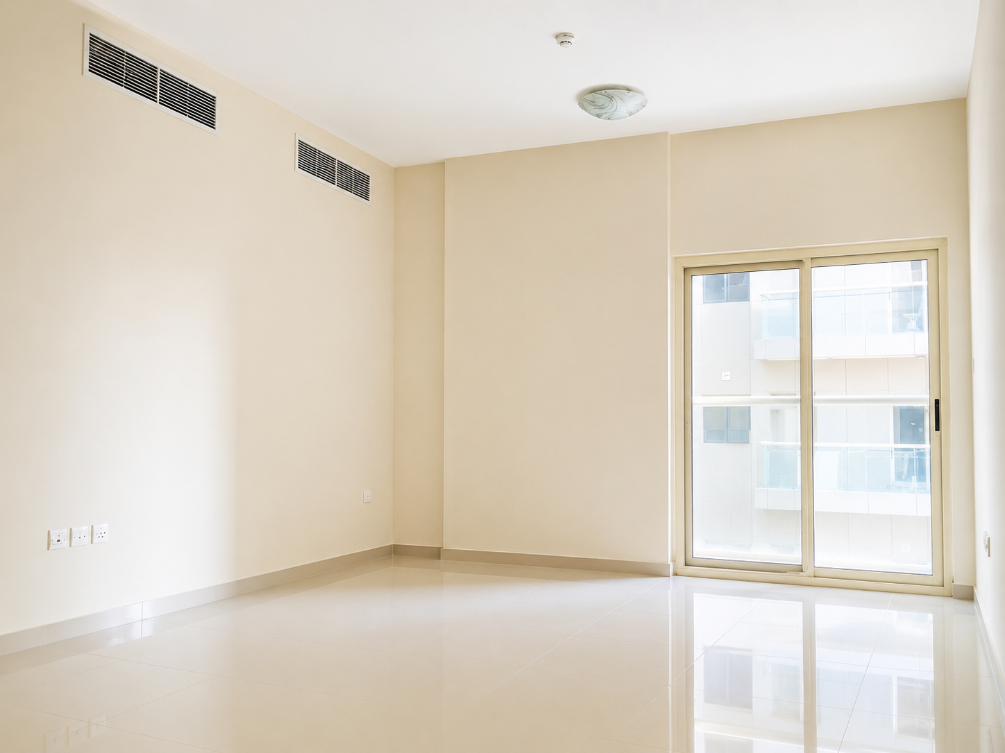 Well Maintained 1BHK | Balcony | Closed Kitchen