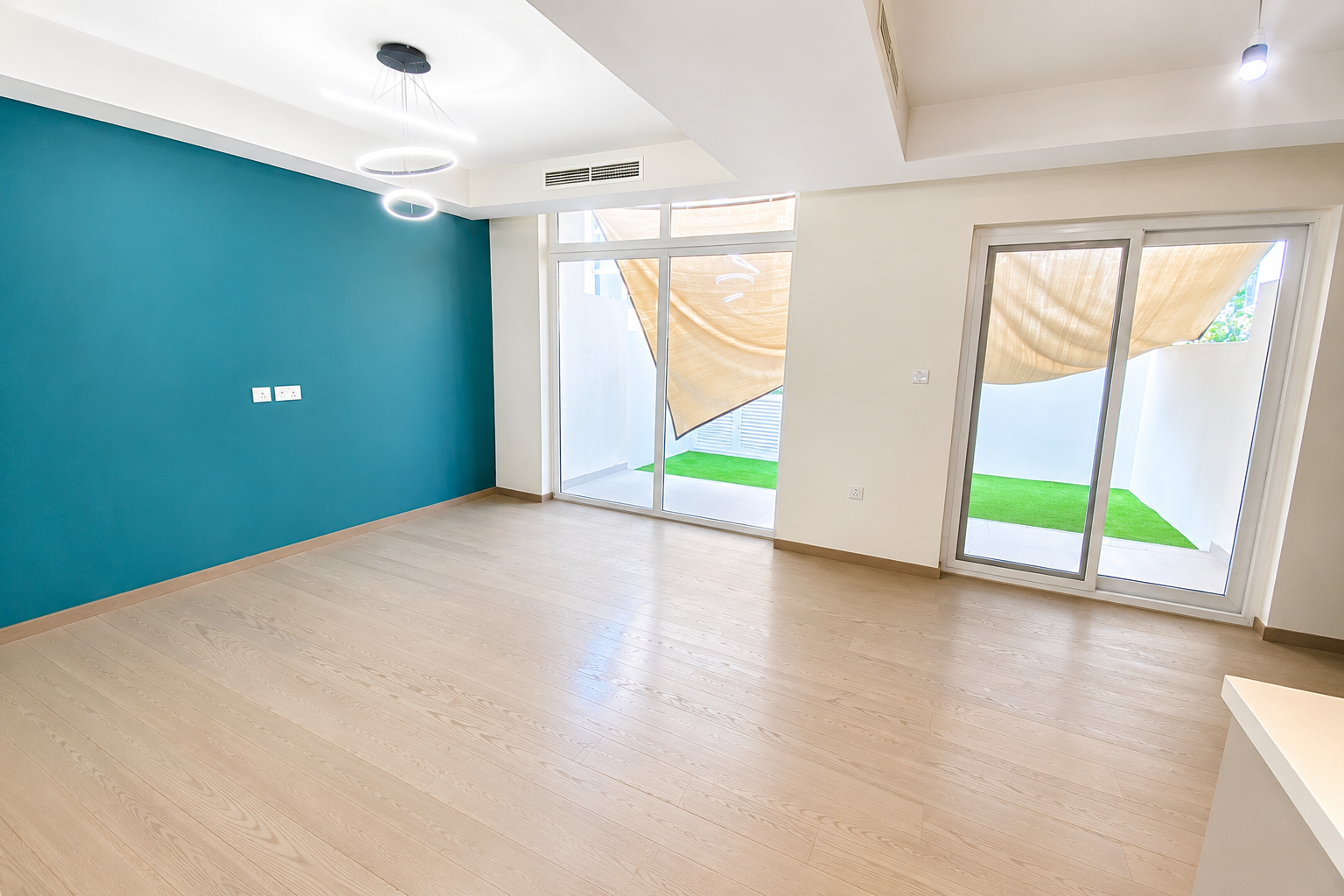 Single-Row | Middle Unit | Ready to Move